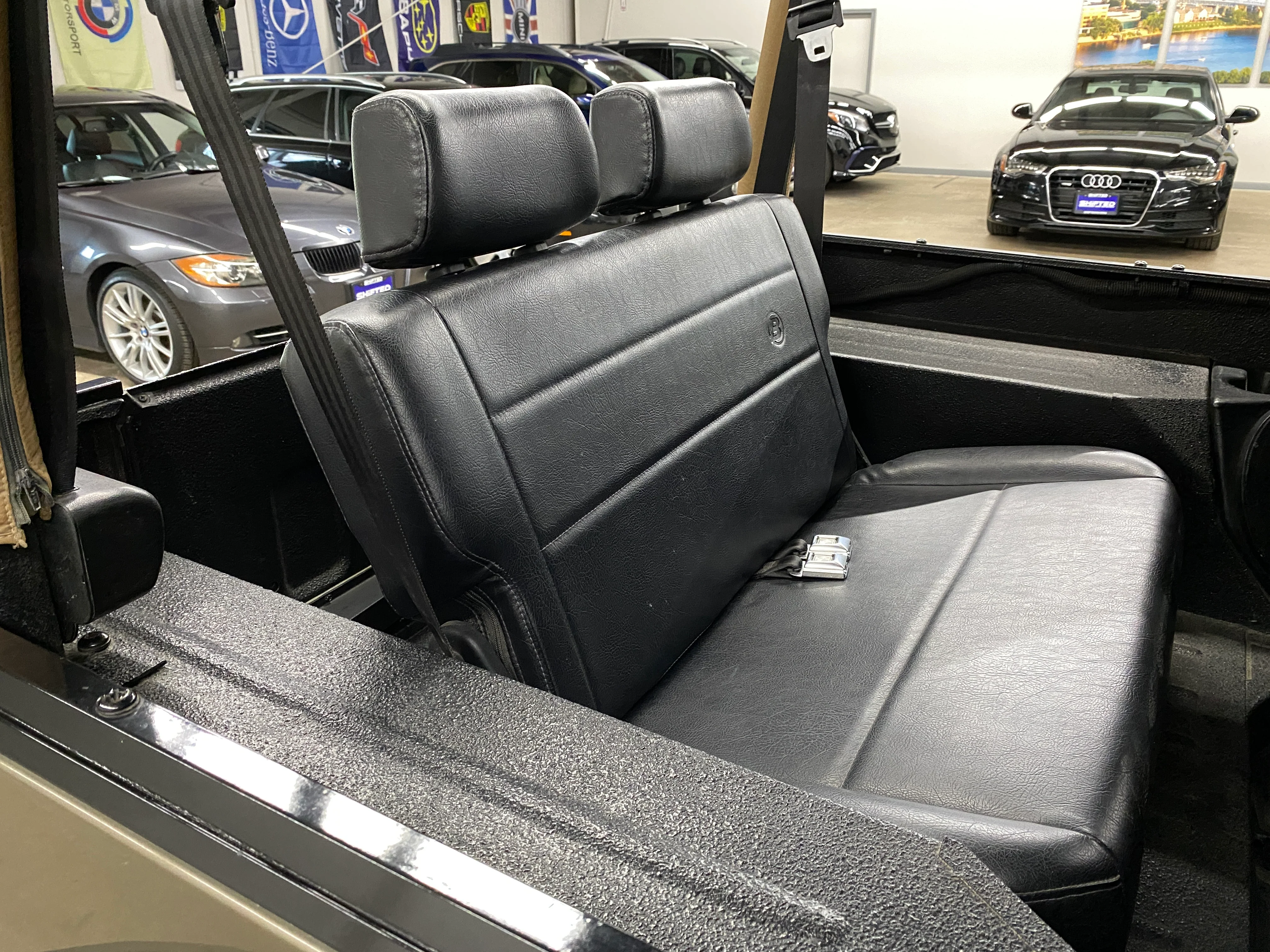 1990 Jeep Wrangler Sahara YJ Manual - SOLD - Image 17