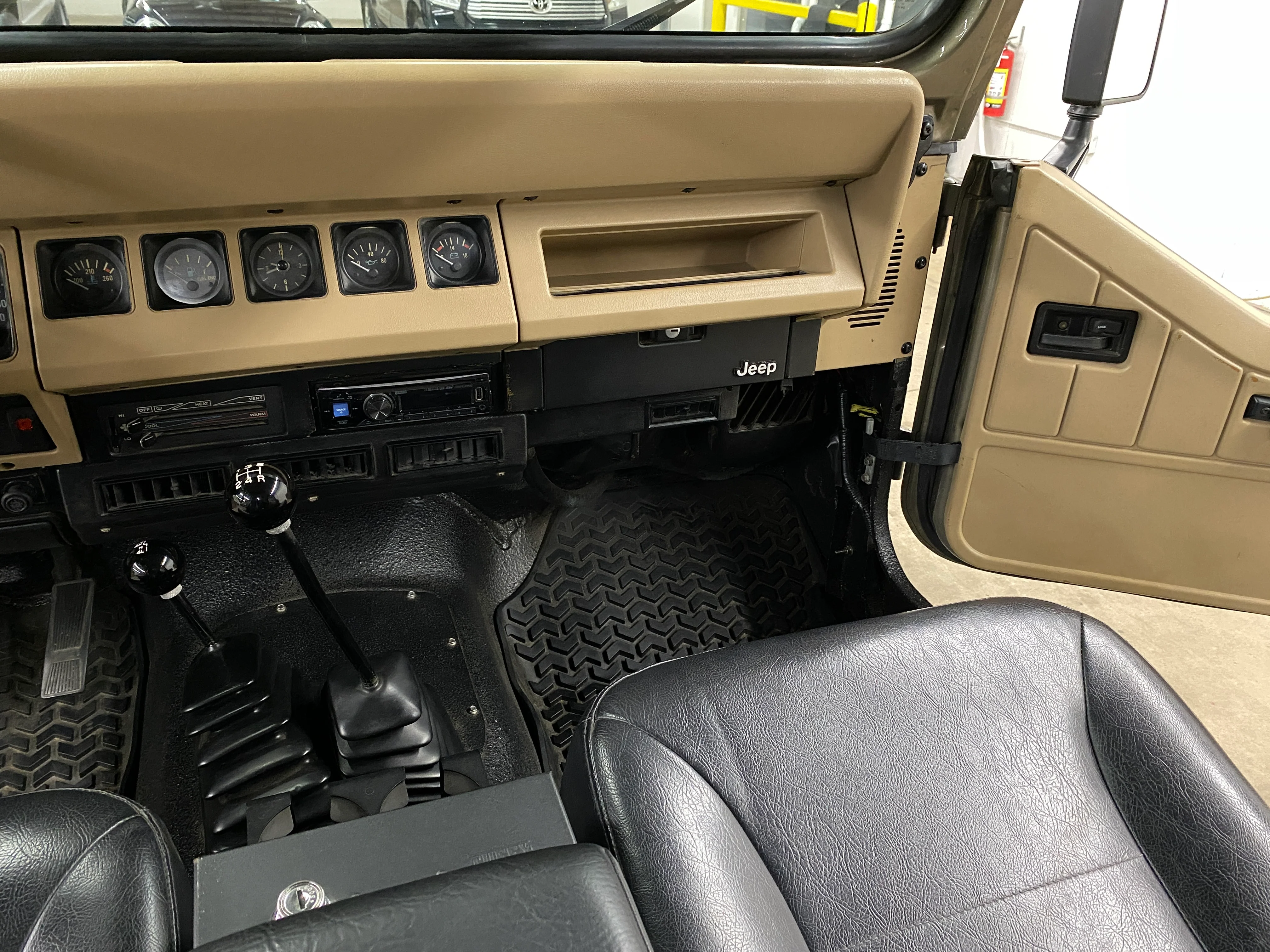 1990 Jeep Wrangler Sahara YJ Manual - SOLD - Image 21