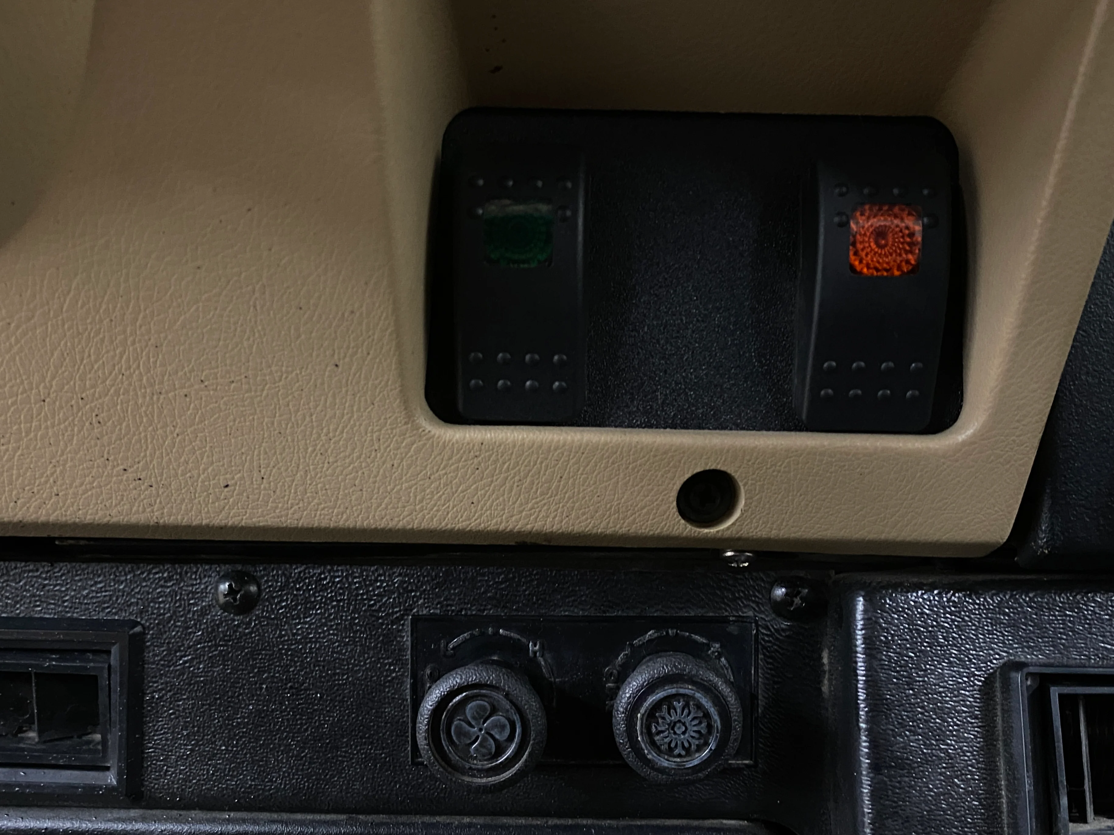 1990 Jeep Wrangler Sahara YJ Manual - SOLD - Image 25