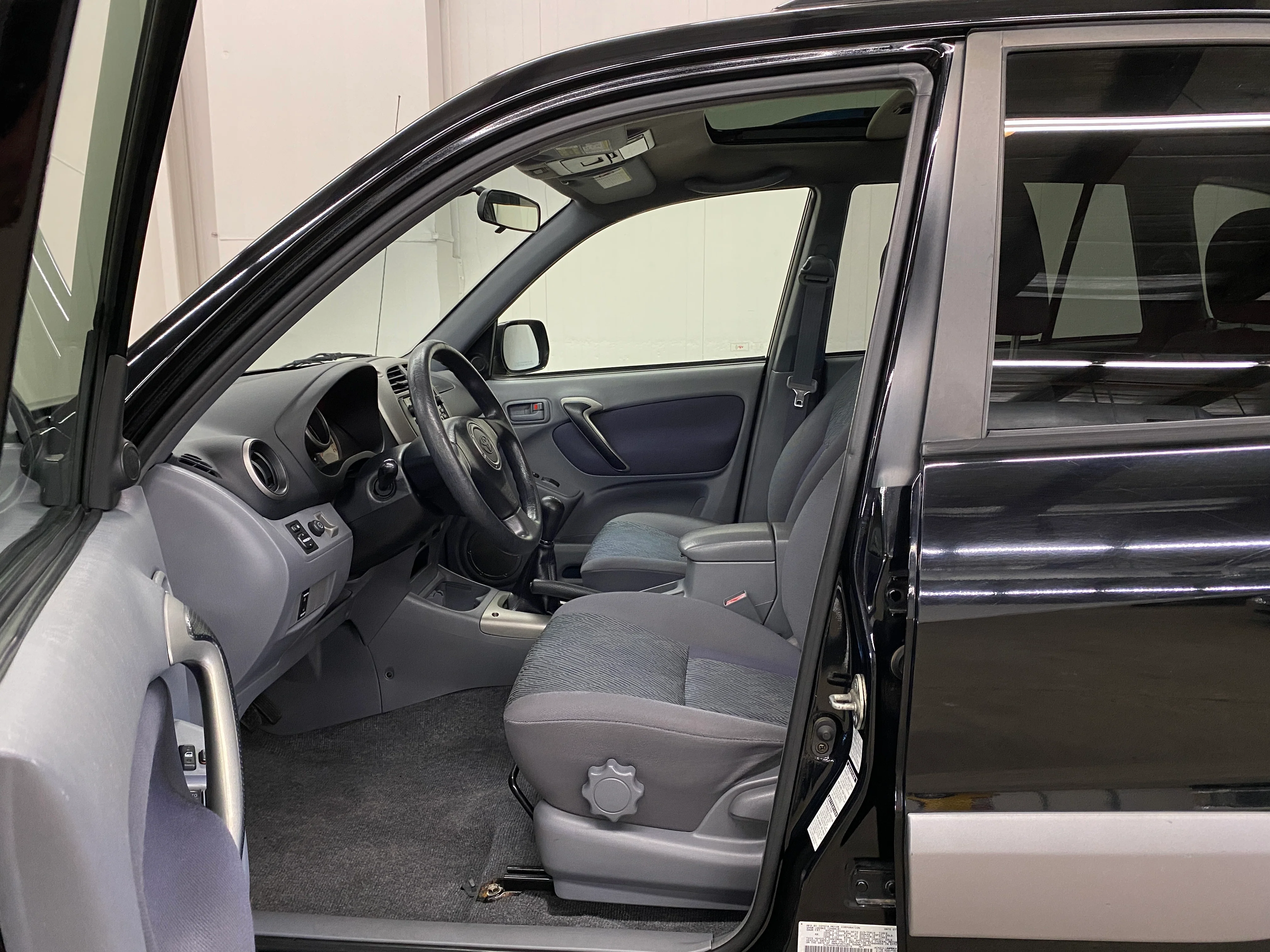SOLD - 2002 Toyota RAV4 4WD Manual - Image 10