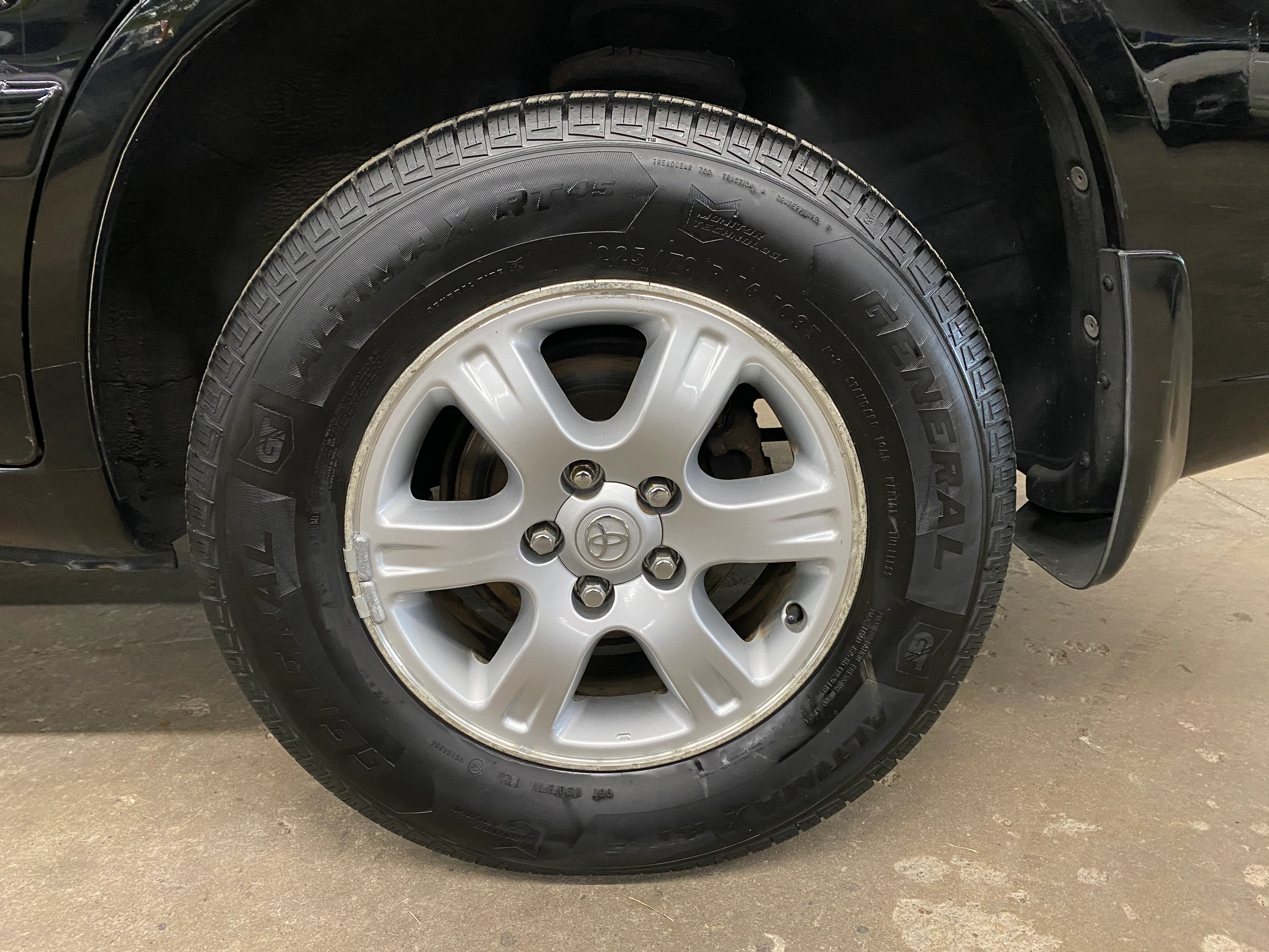2003 Toyota Highlander V6 4WD - Image 28