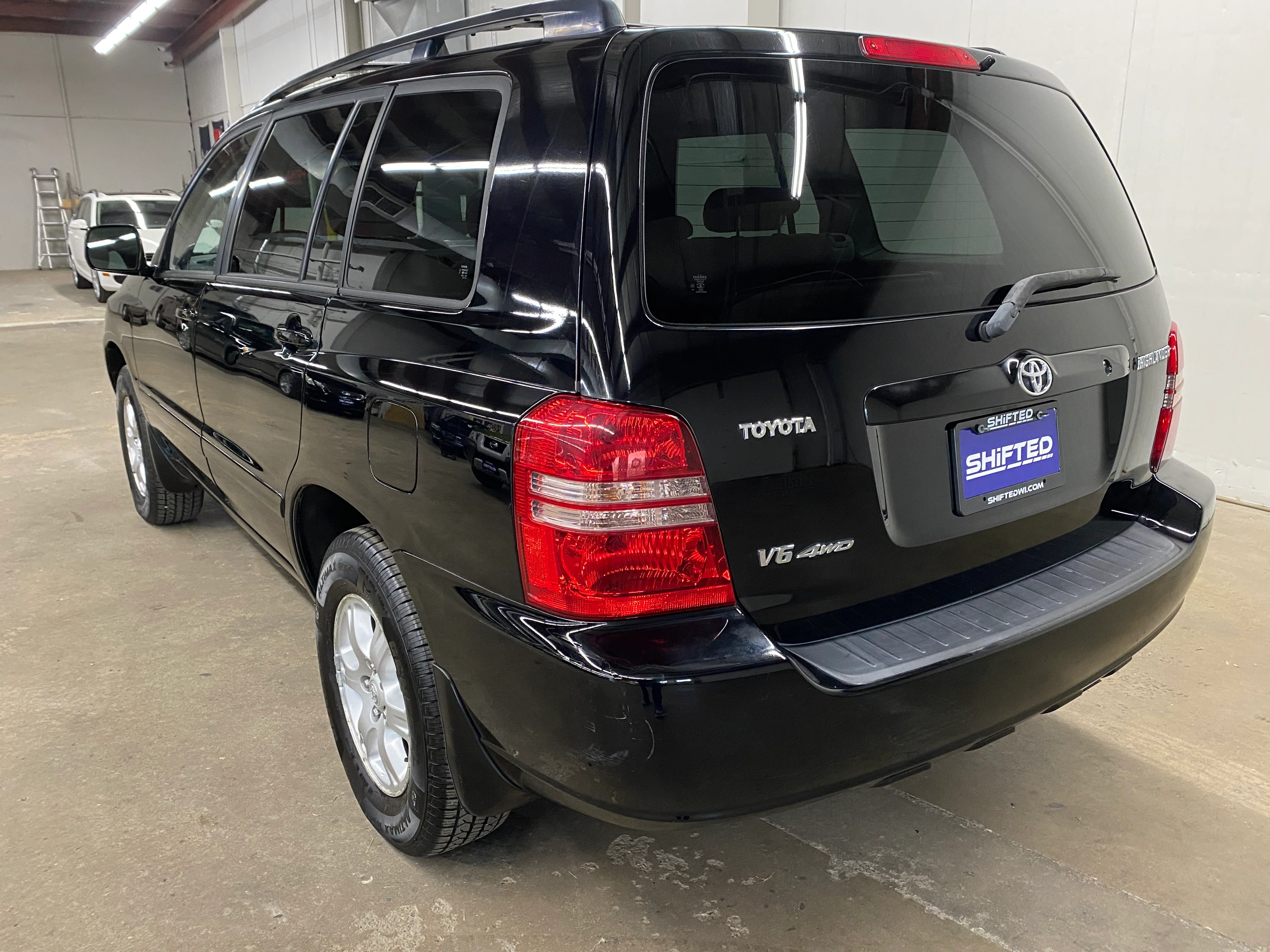 2003 Toyota Highlander V6 4WD - Image 3