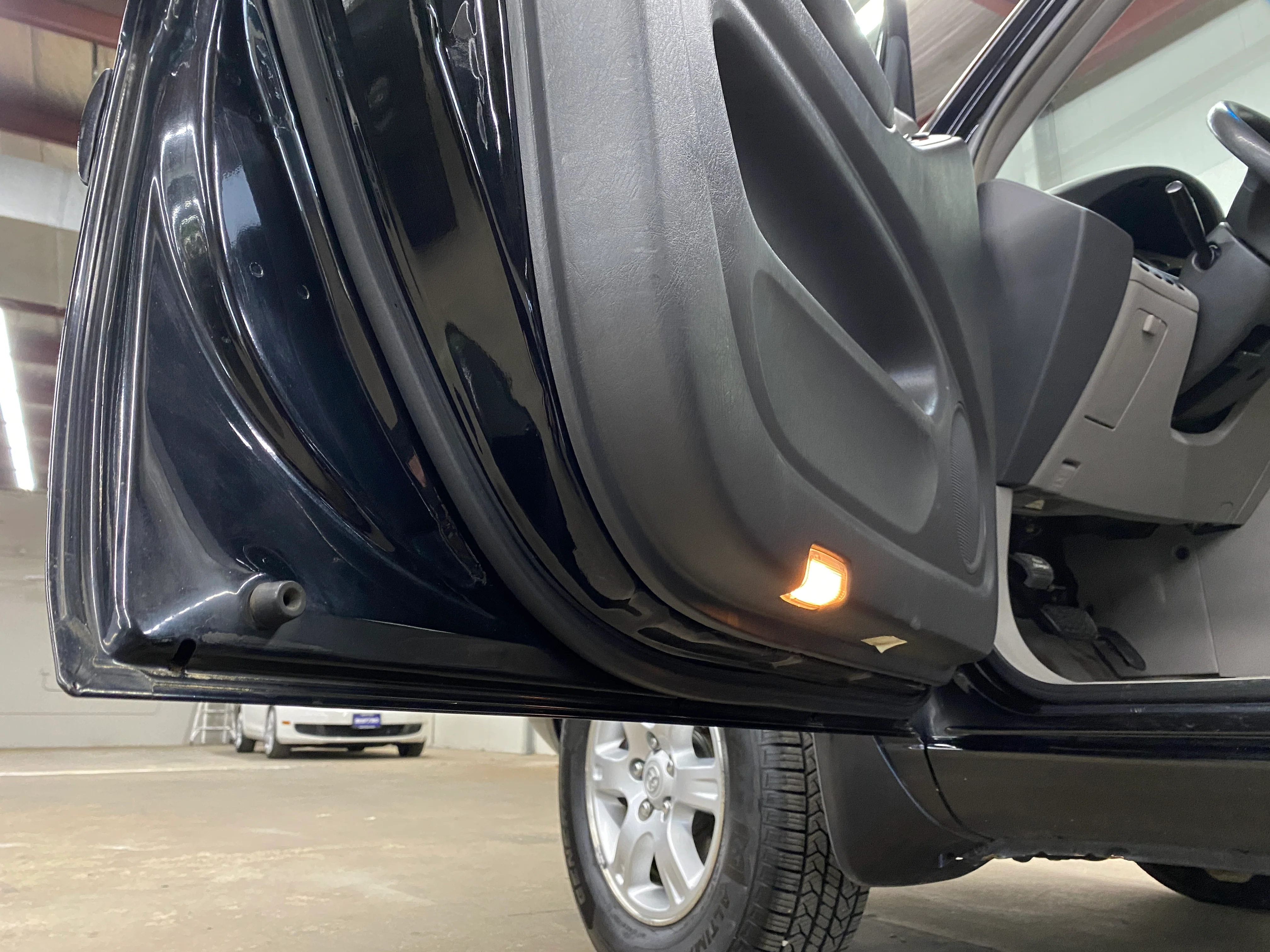 2003 Toyota Highlander V6 4WD - Image 35