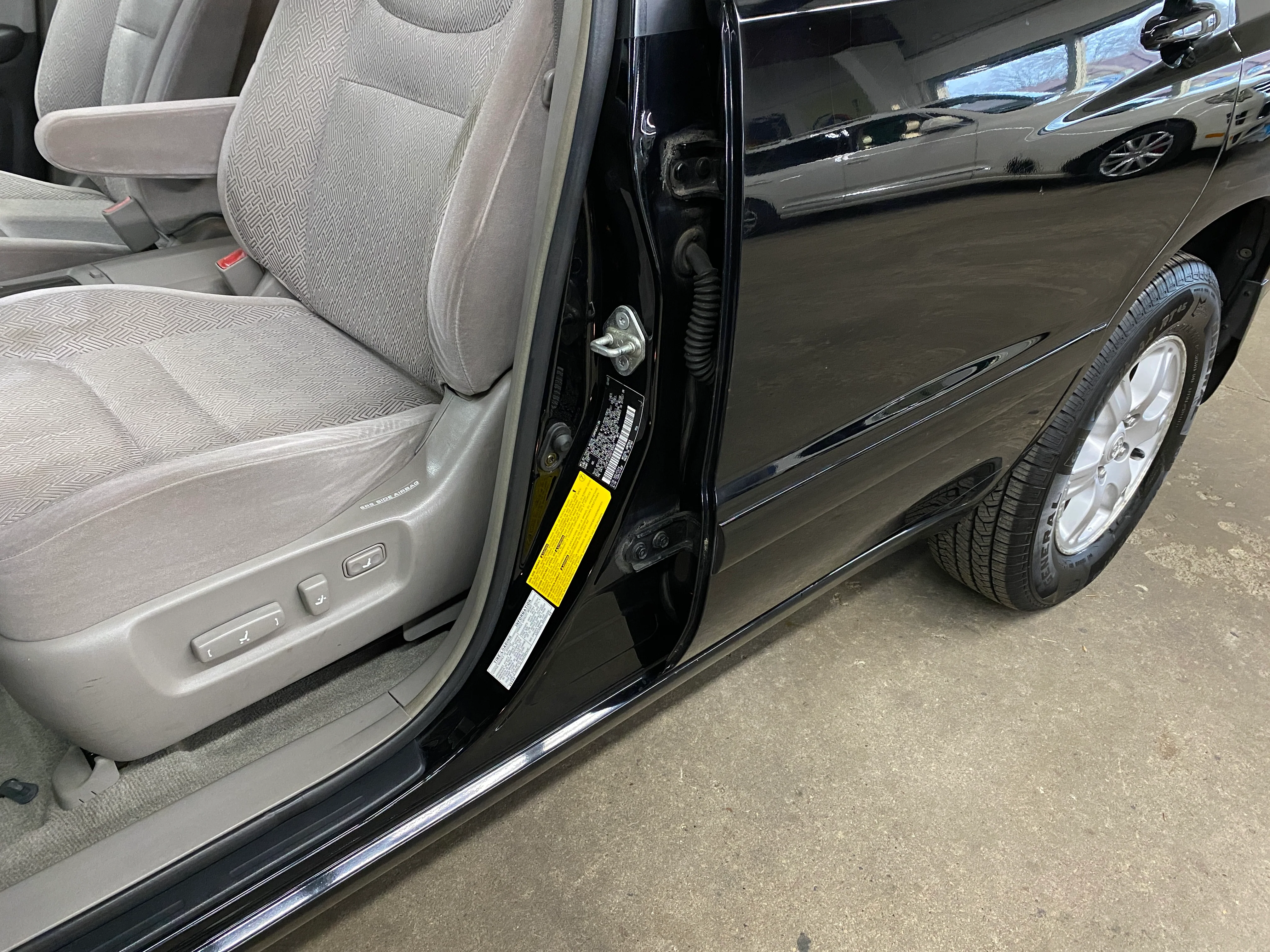 2003 Toyota Highlander V6 4WD - Image 36