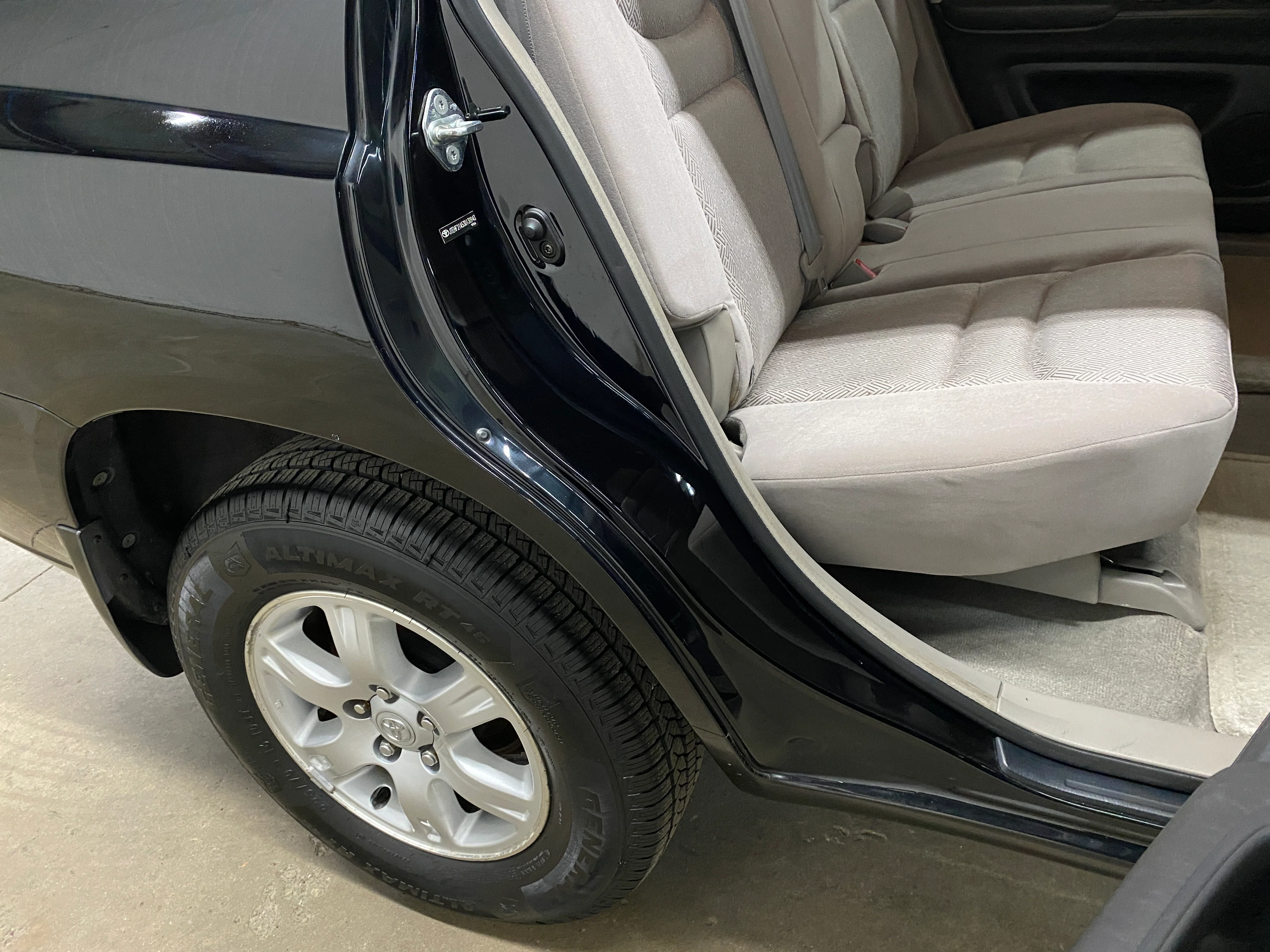 2003 Toyota Highlander V6 4WD - Image 48
