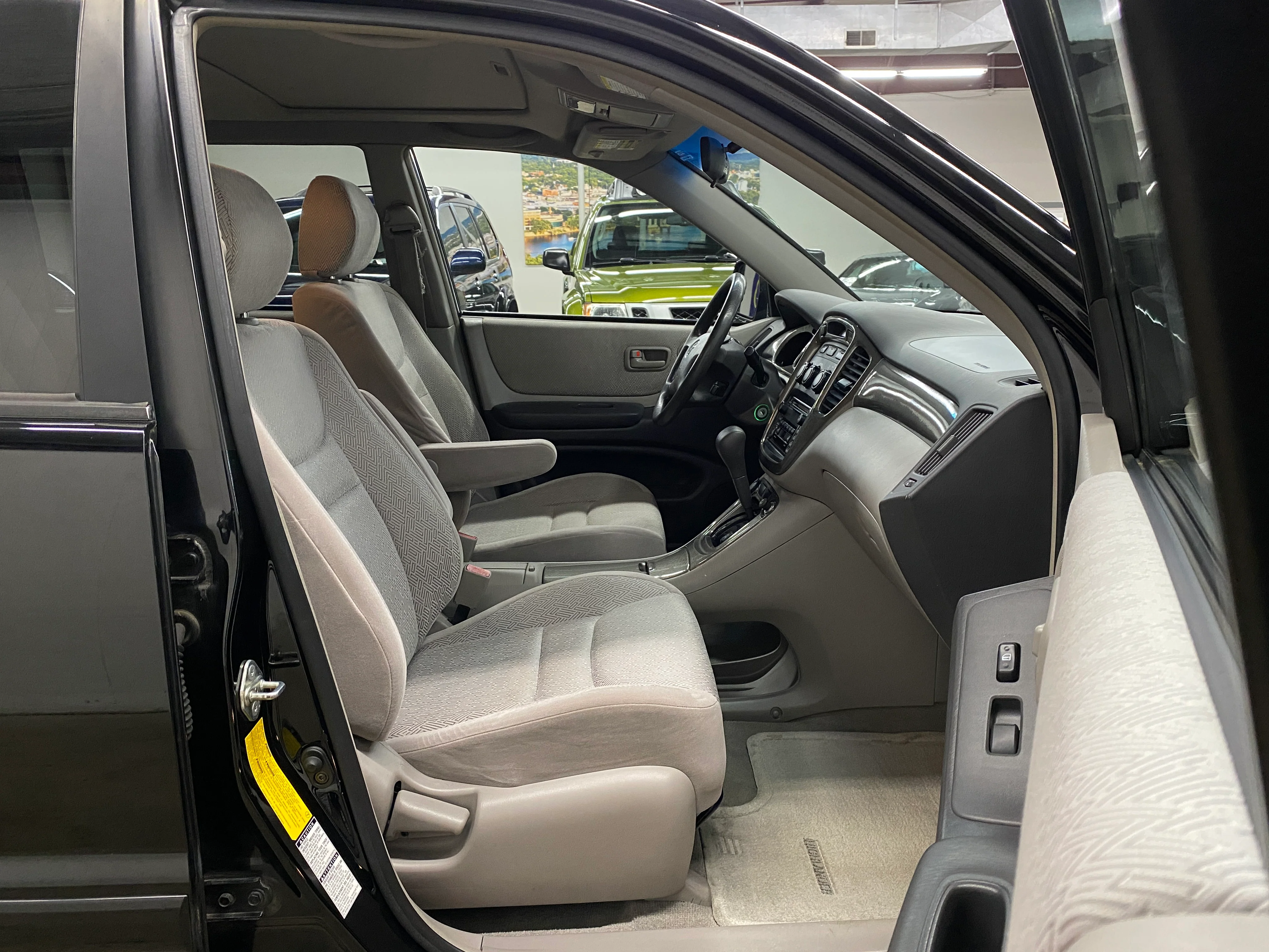2003 Toyota Highlander V6 4WD - Image 9