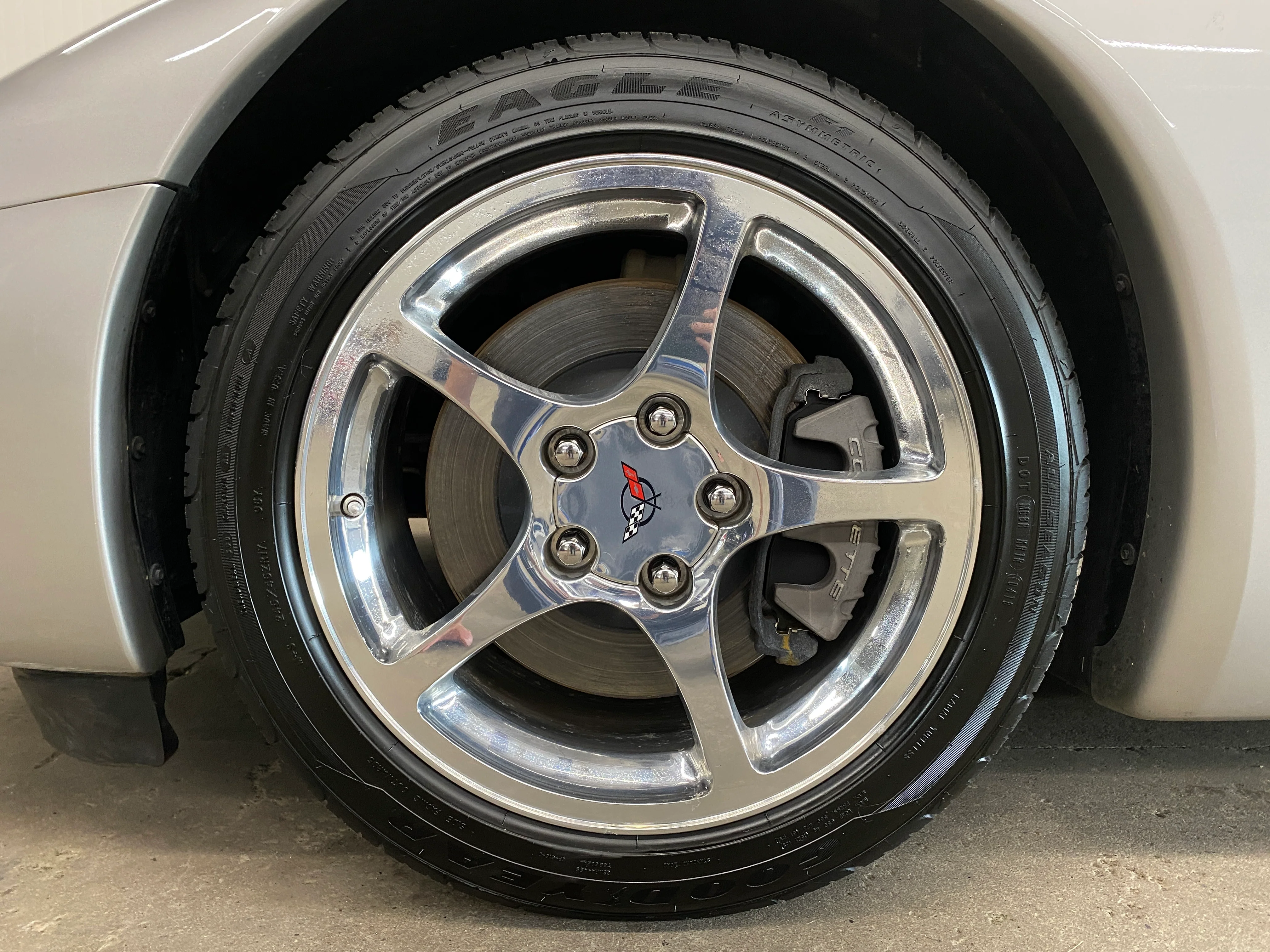 2004 Chevrolet Corvette Coupe - Image 11