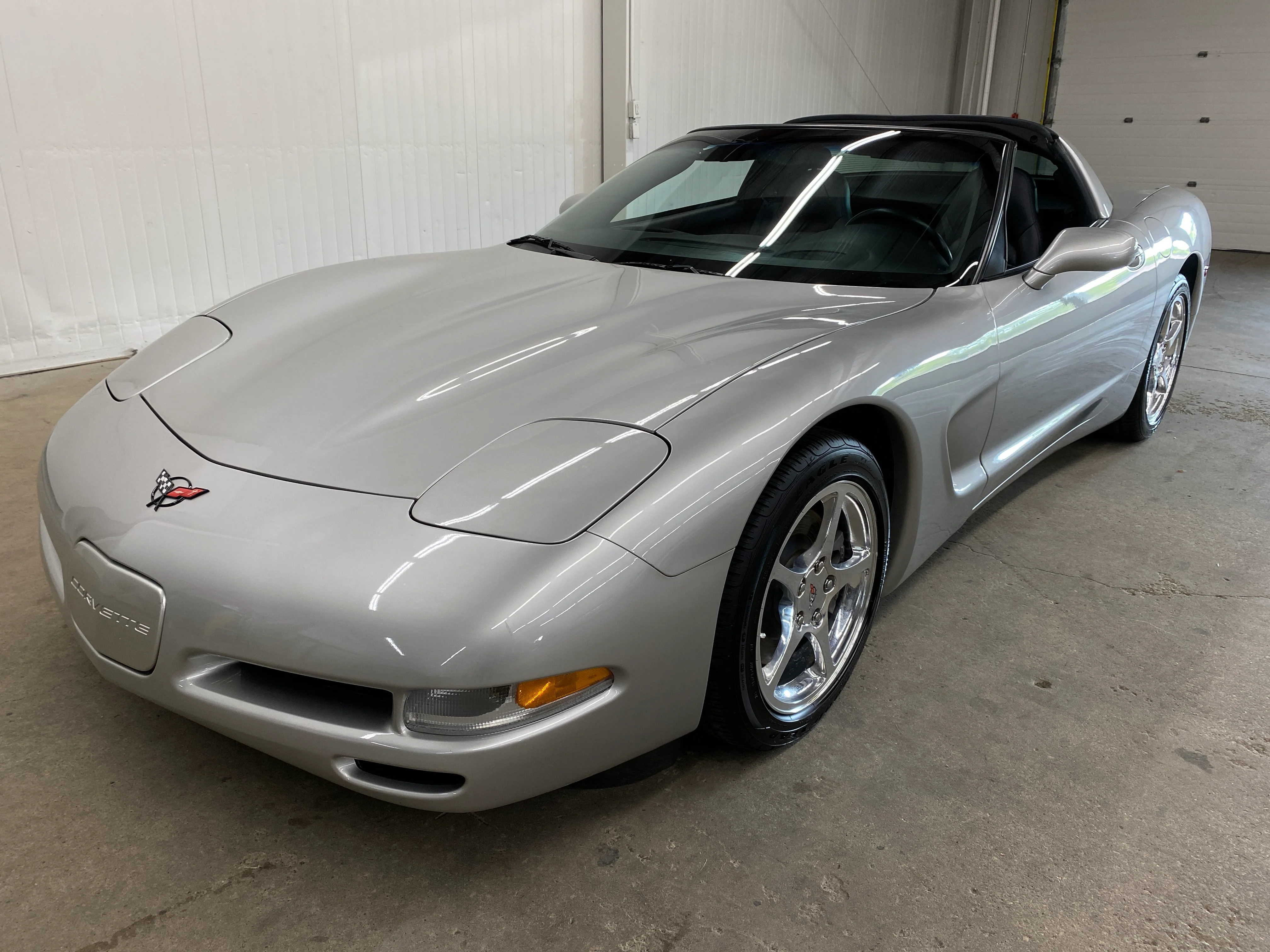 2004 Chevrolet Corvette Coupe - Image 9
