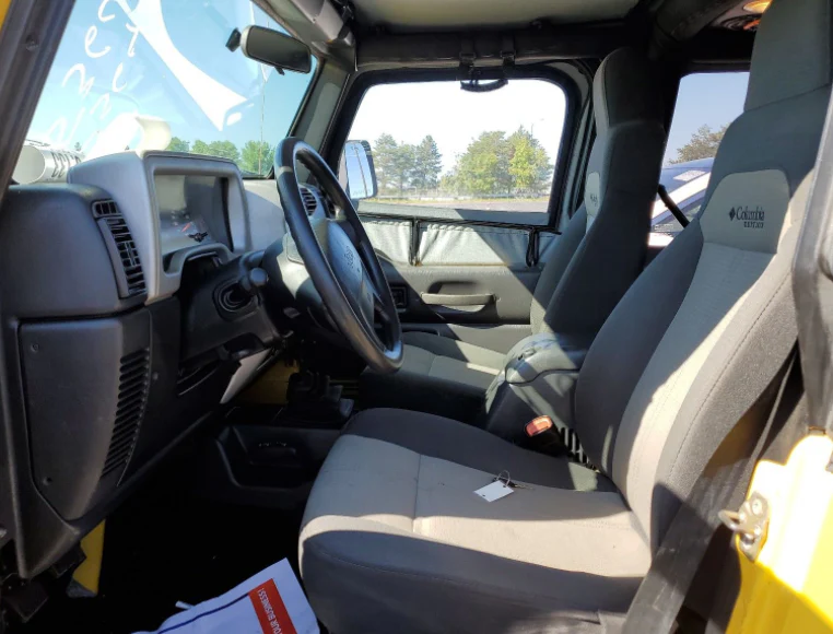 2004 Jeep Wrangler Columbia Edition Manual - Image 3