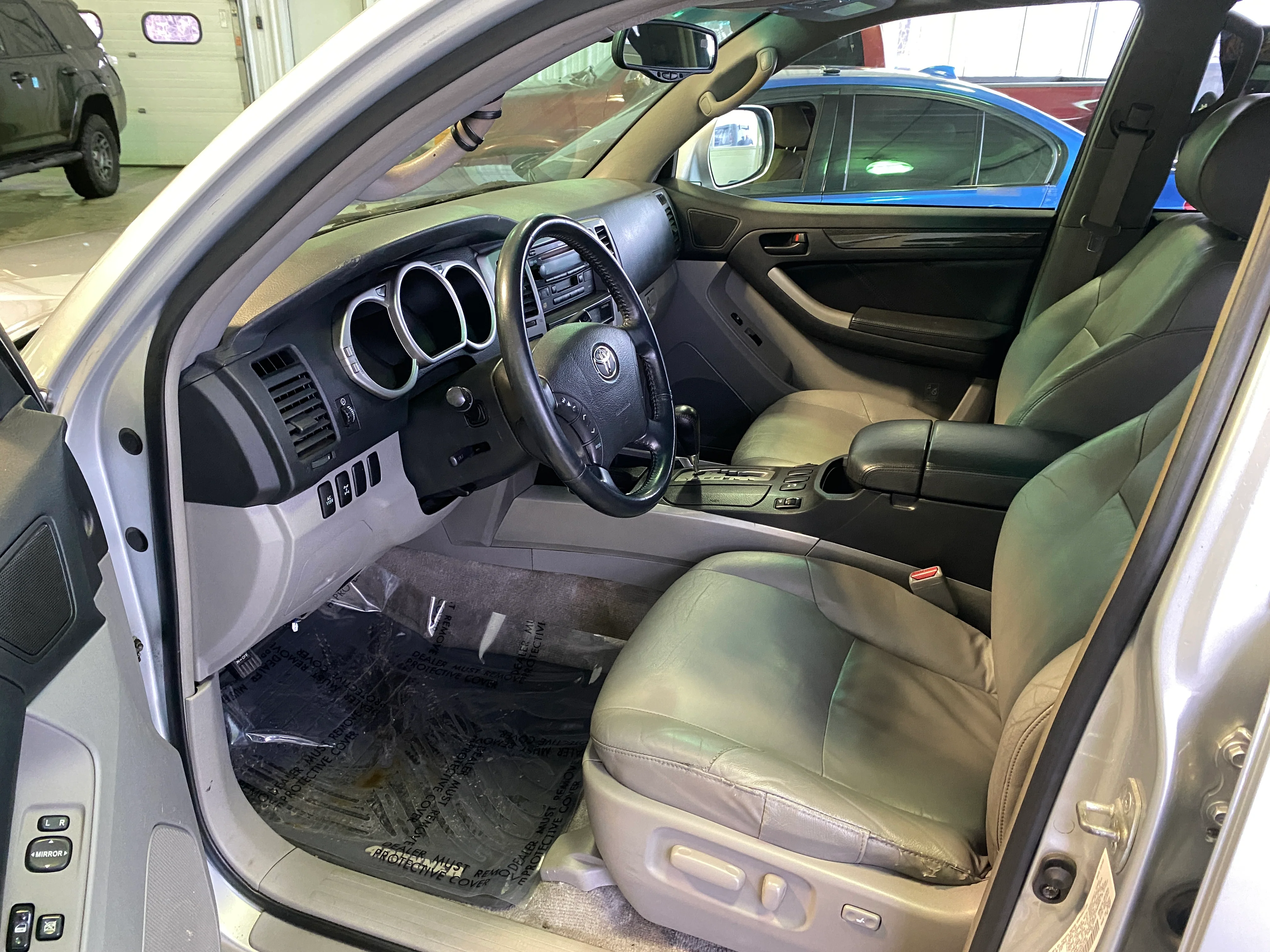 2004 Toyota 4Runner Limited V6 4WD - Image 10
