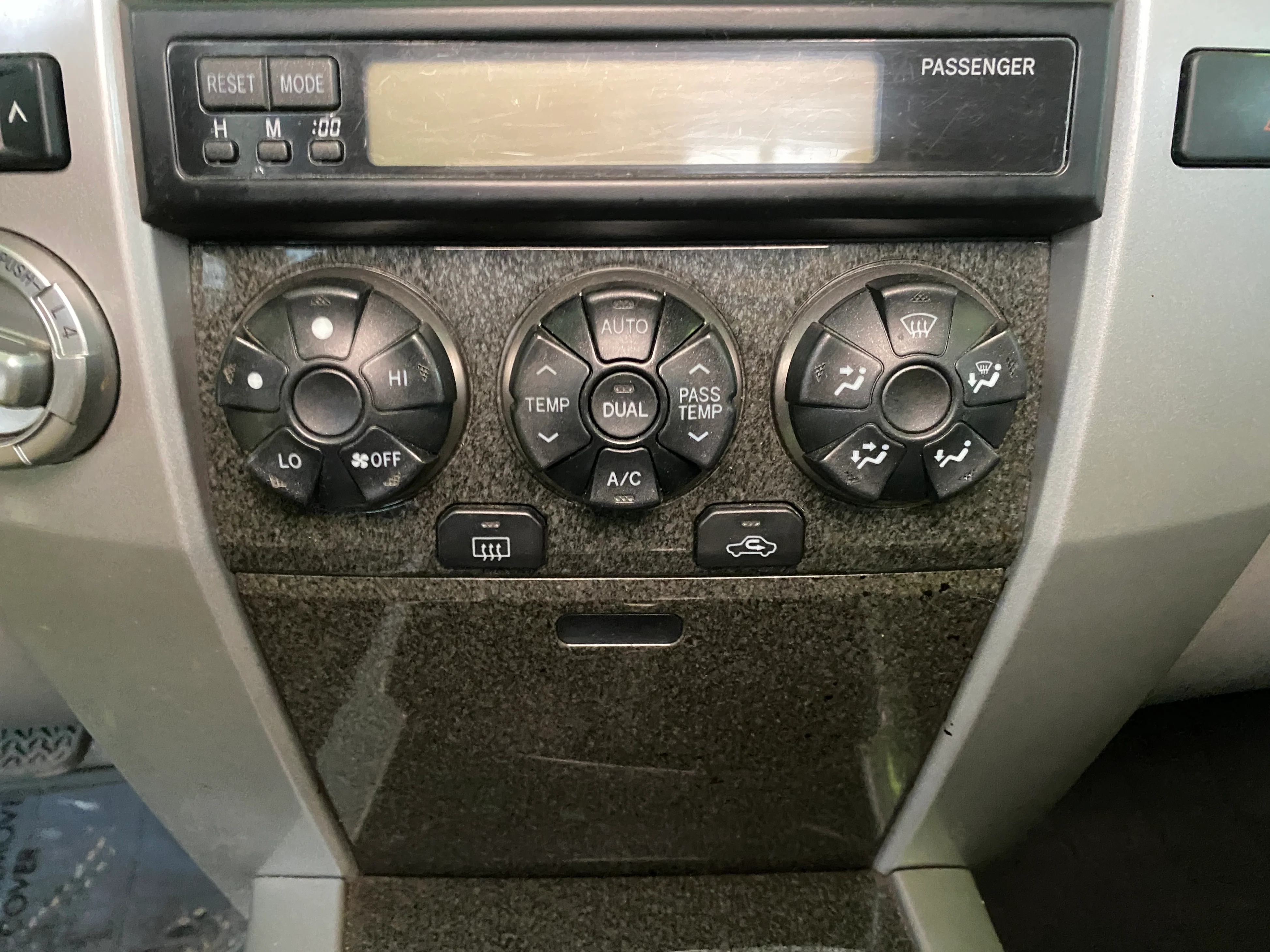 2004 Toyota 4Runner Limited V6 4WD - Image 25