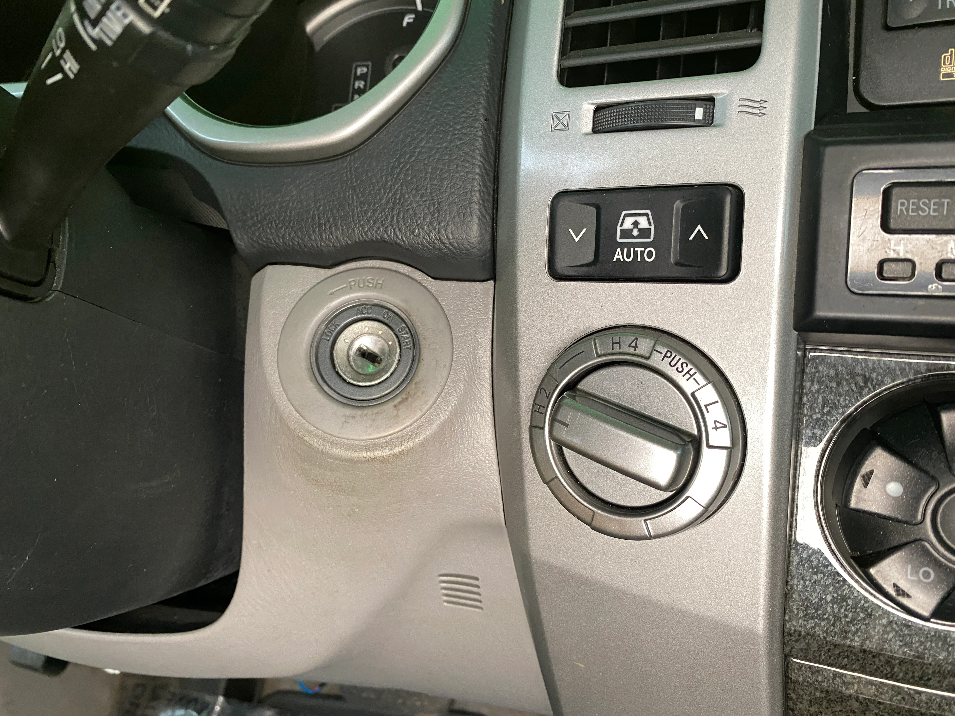 2004 Toyota 4Runner Limited V6 4WD - Image 29