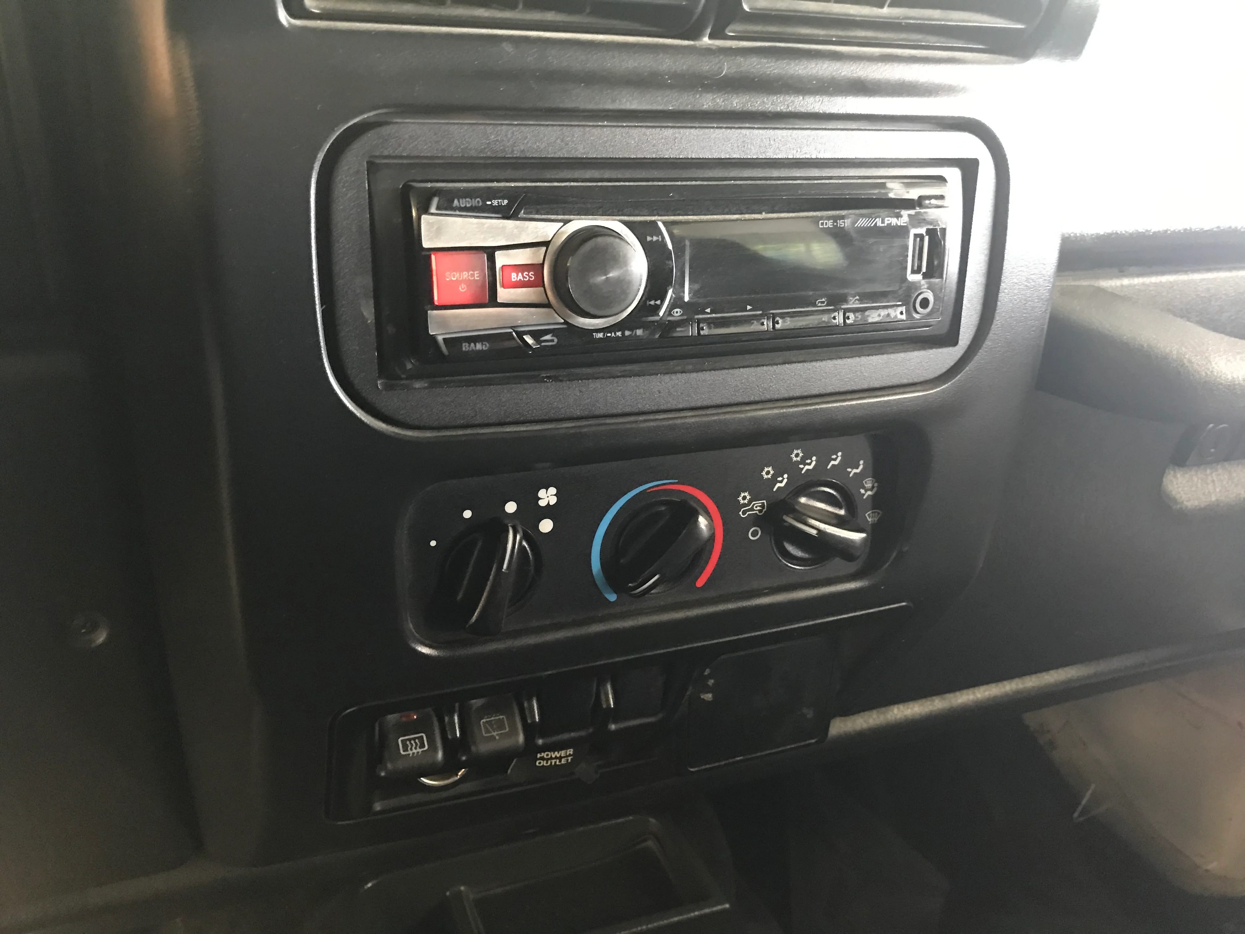 2005 Jeep Wrangler - Image 16