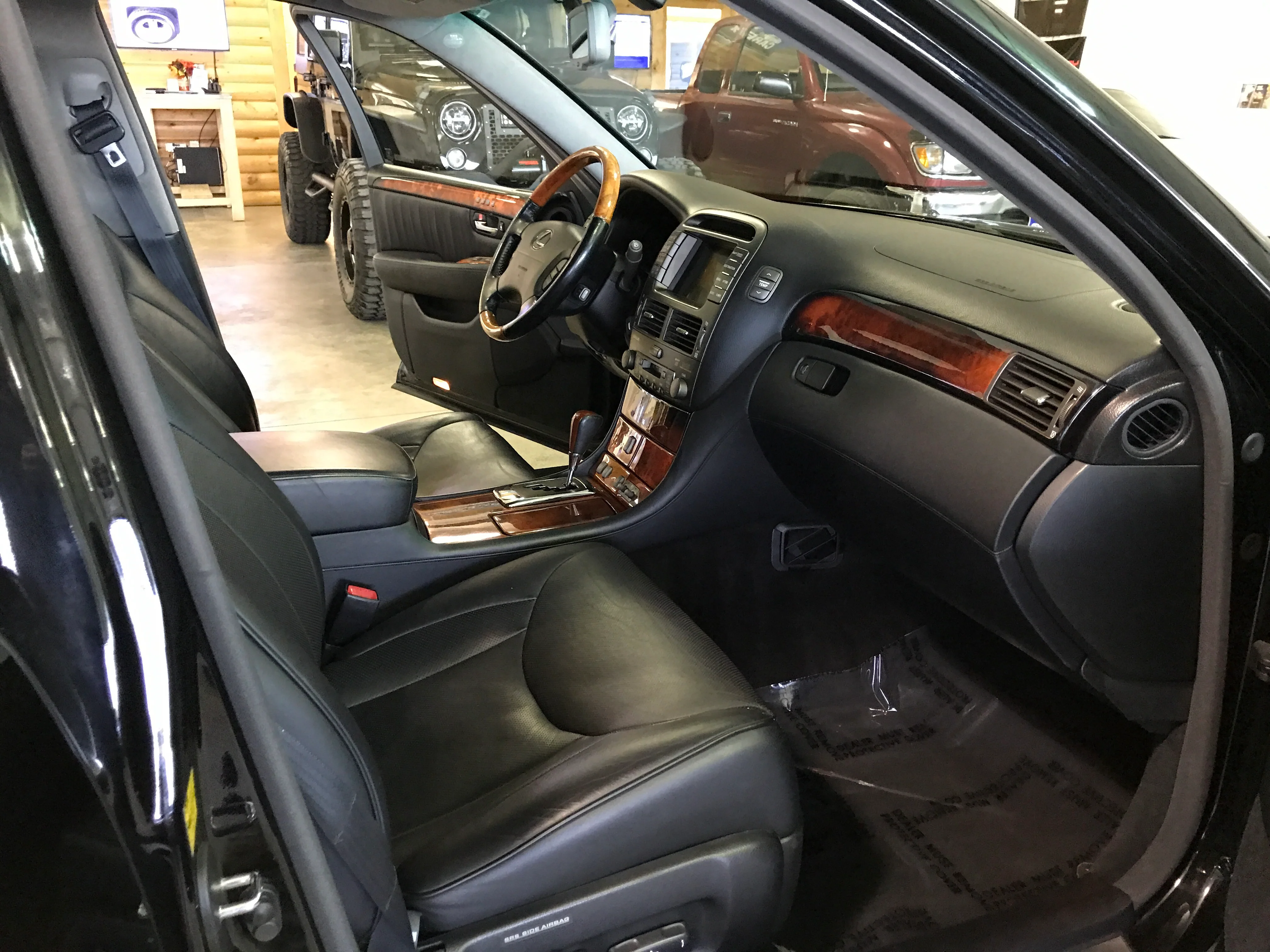 2005 Lexus LS430 - Image 13
