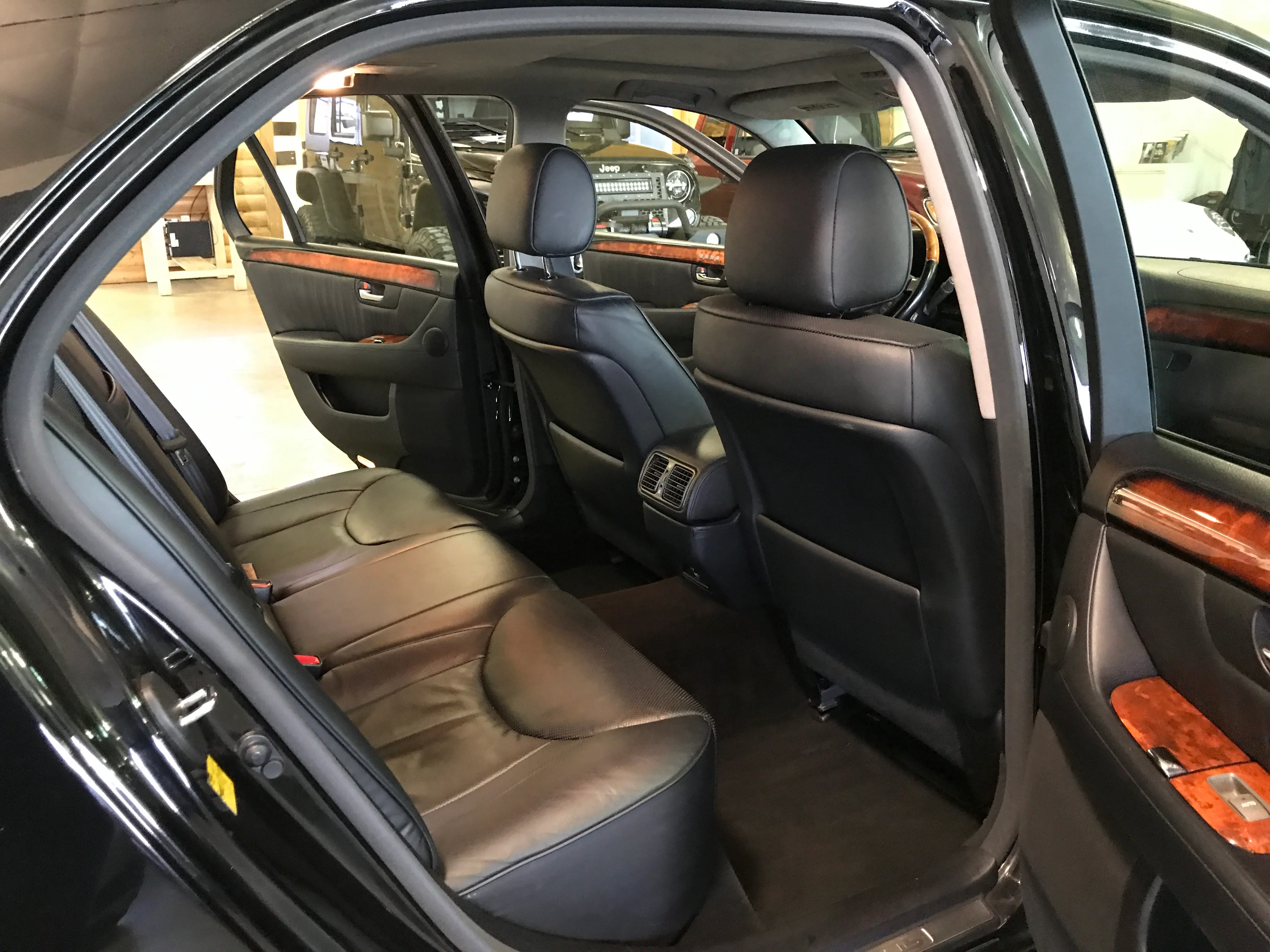 2005 Lexus LS430 - Image 14