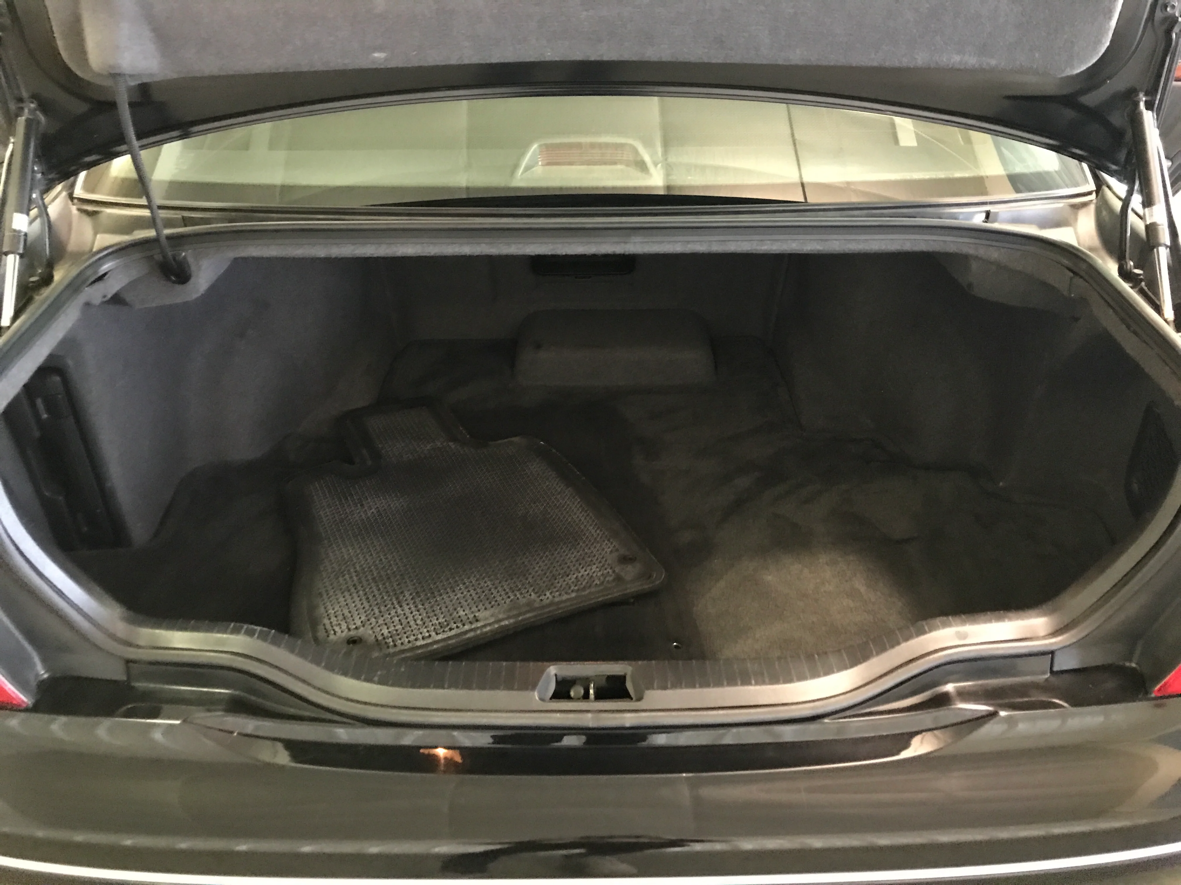 2005 Lexus LS430 - Image 15