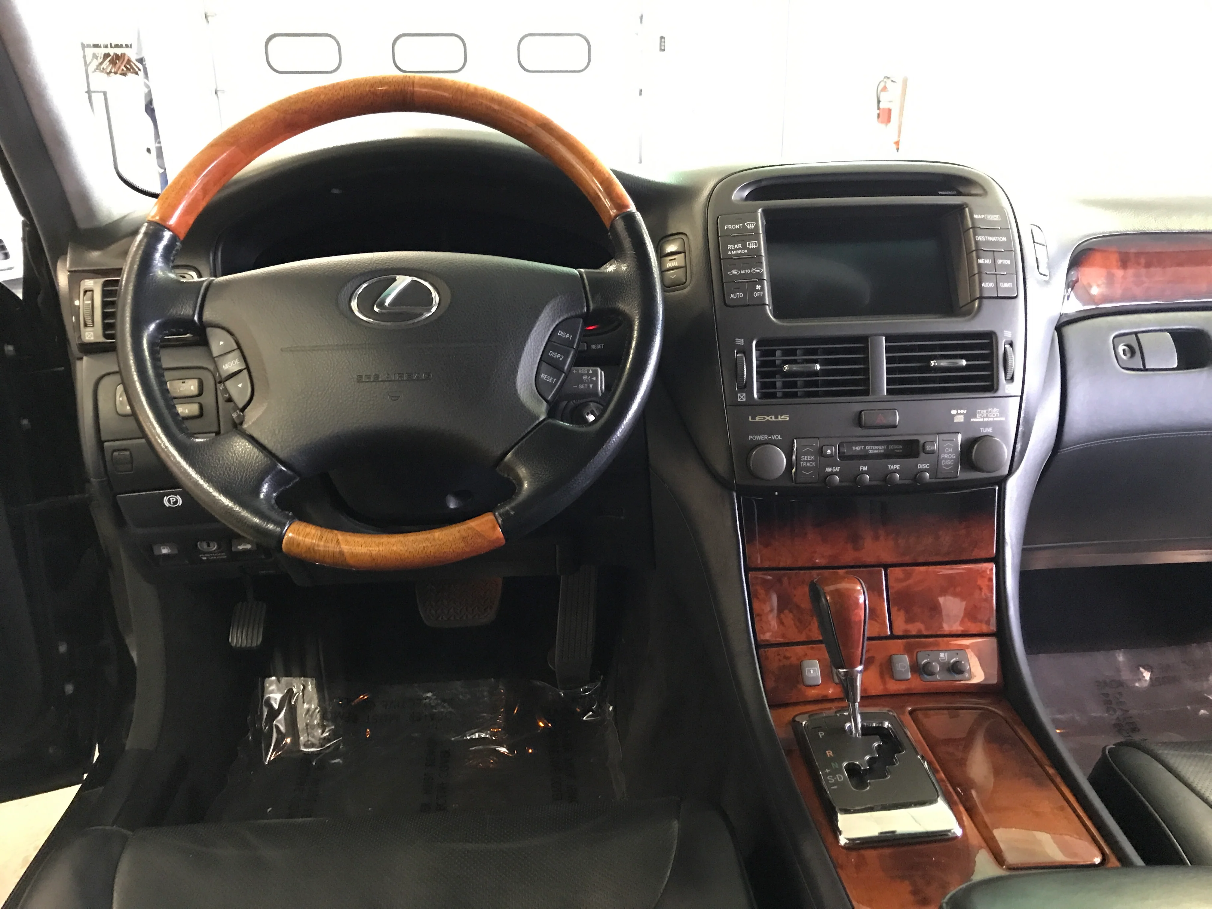 2005 Lexus LS430 - Image 16