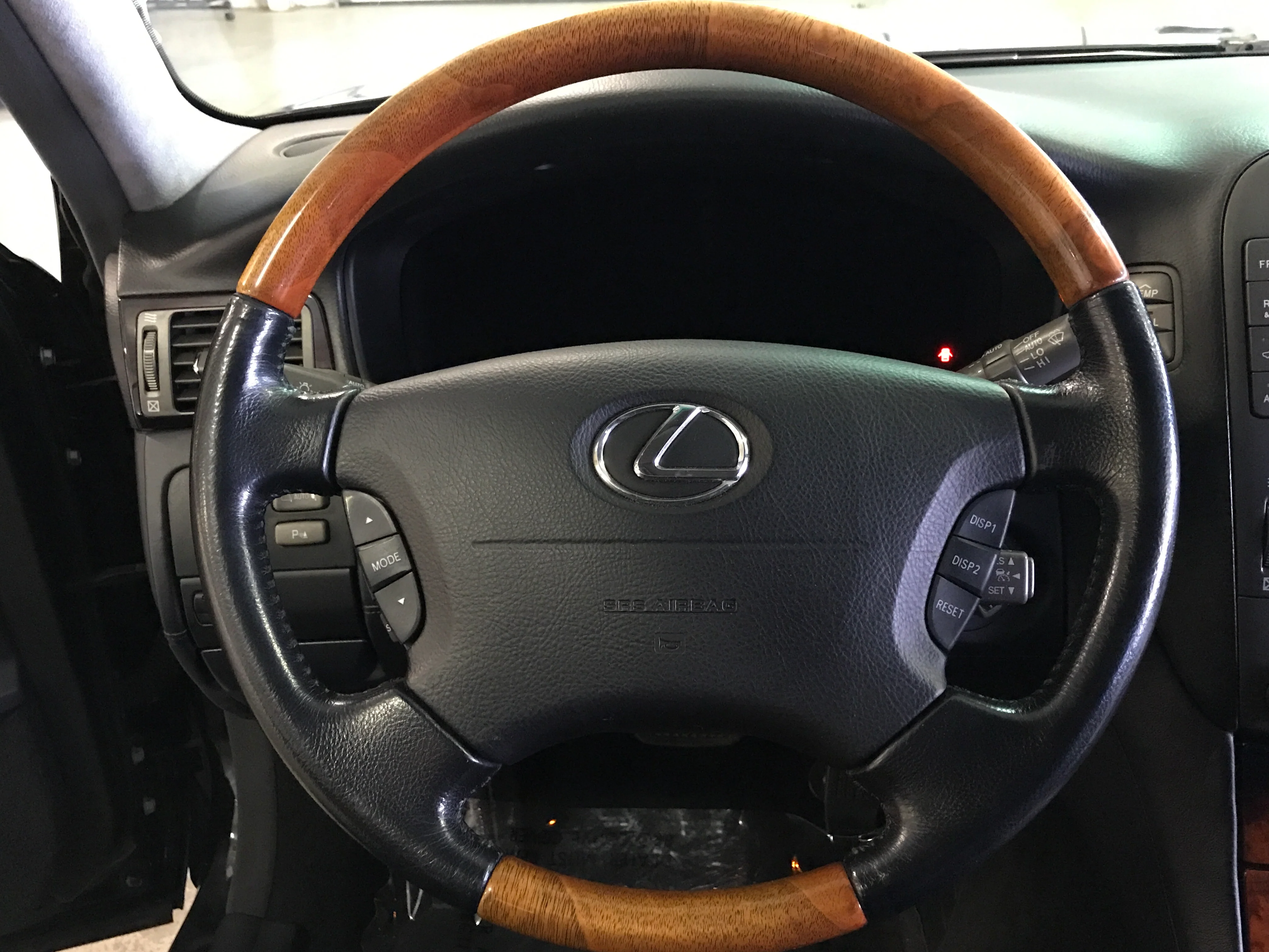 2005 Lexus LS430 - Image 19