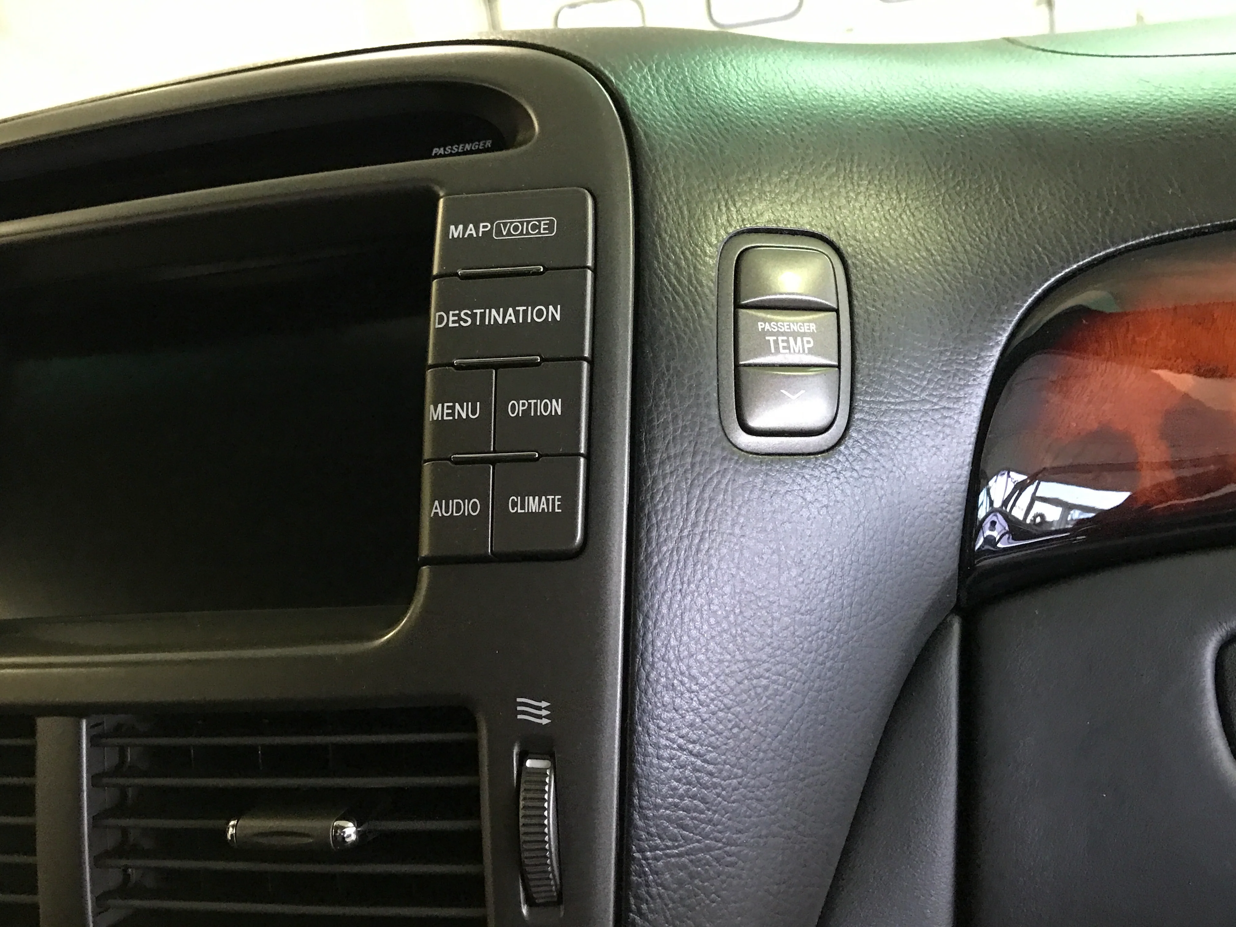 2005 Lexus LS430 - Image 22