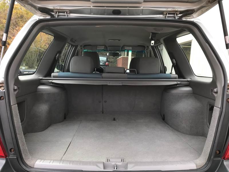 2005 Subaru Forester X - Image 10