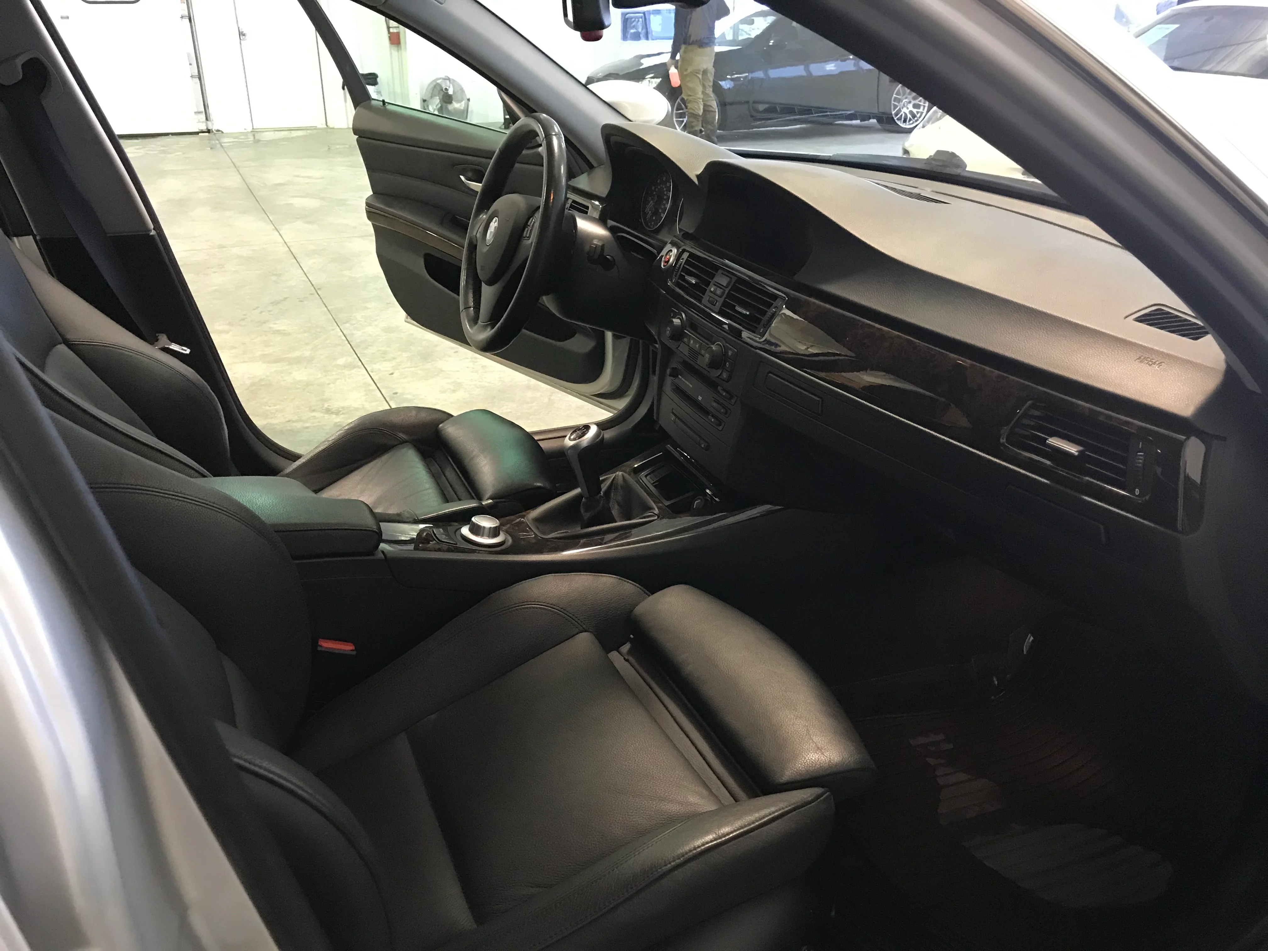 2006 BMW 330i - Image 13
