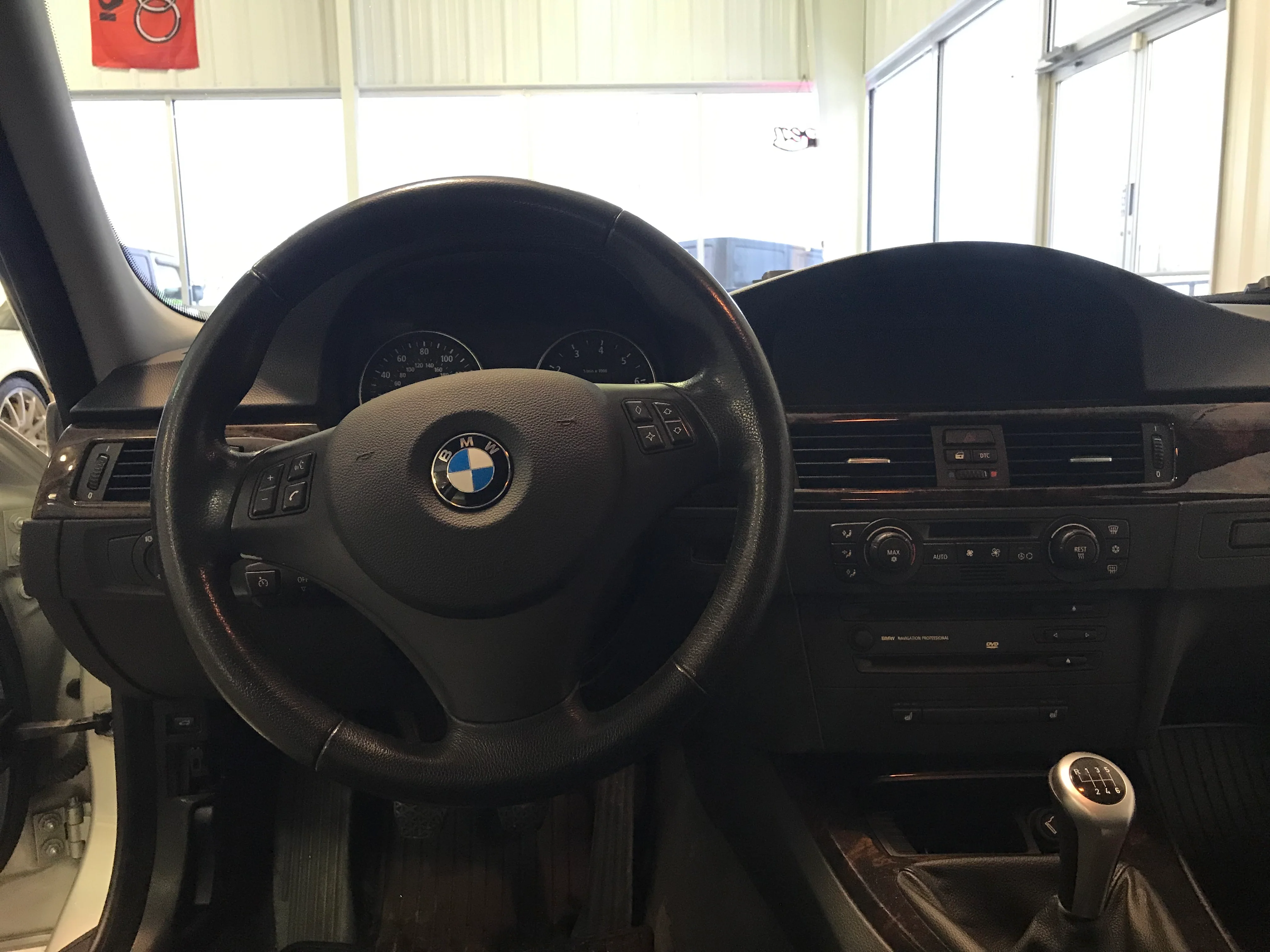 2006 BMW 330i - Image 17