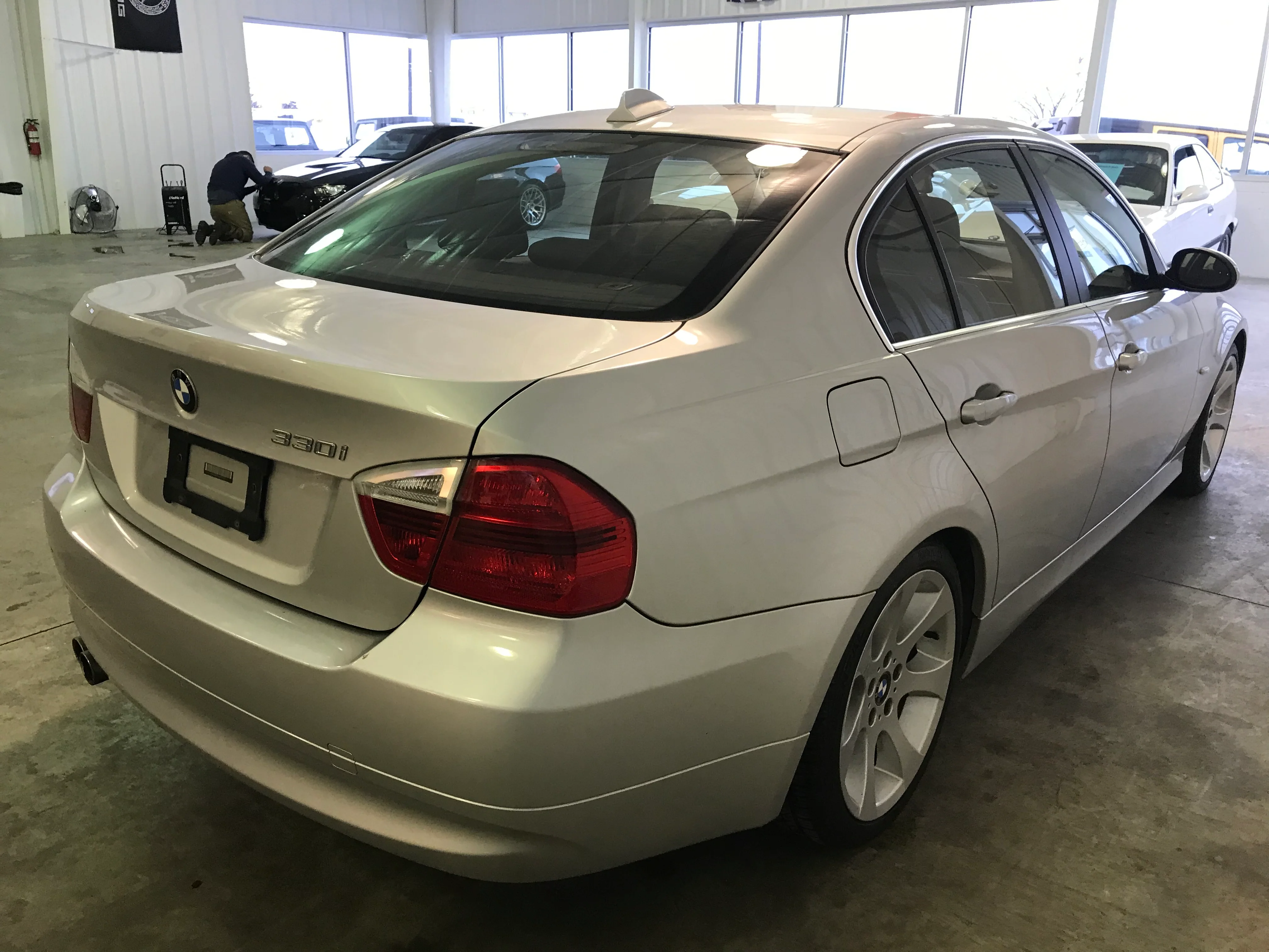 2006 BMW 330i - Image 5