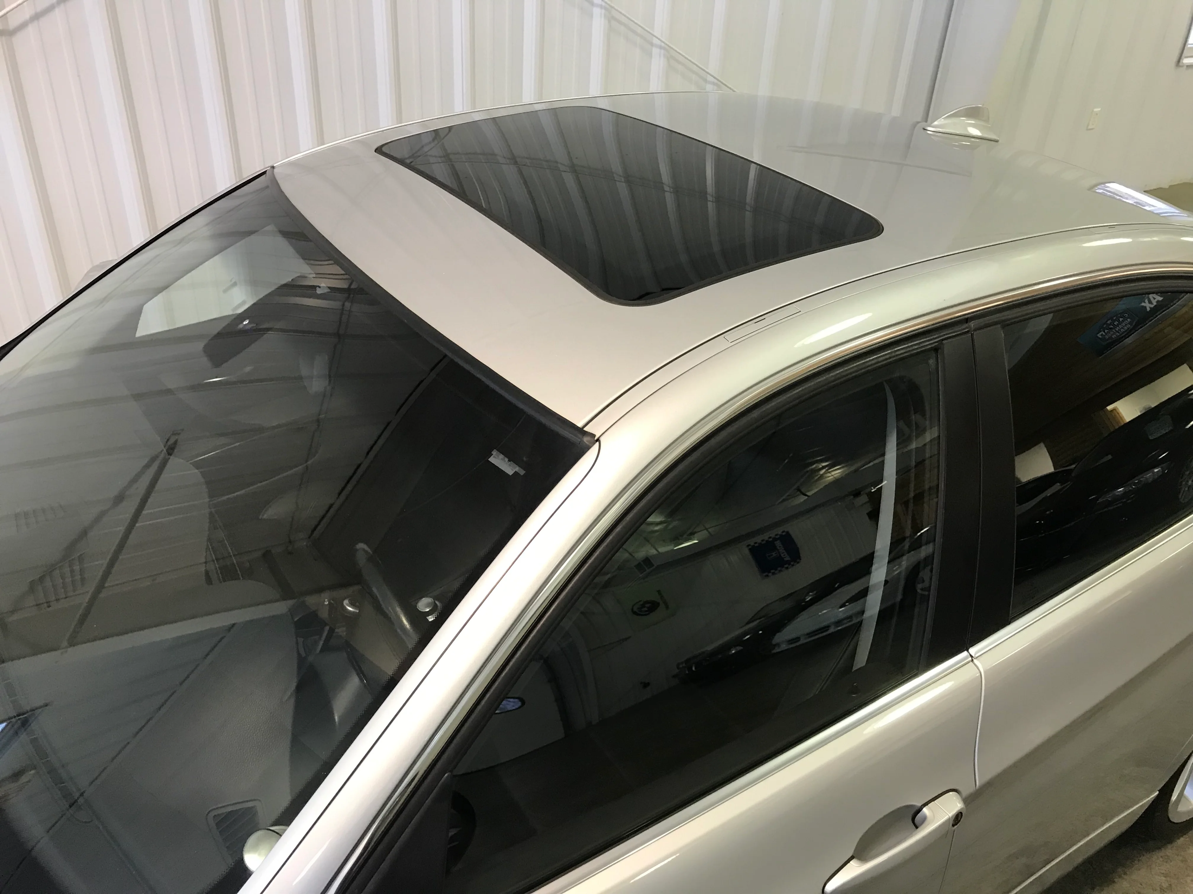 2006 BMW 330i - Image 8