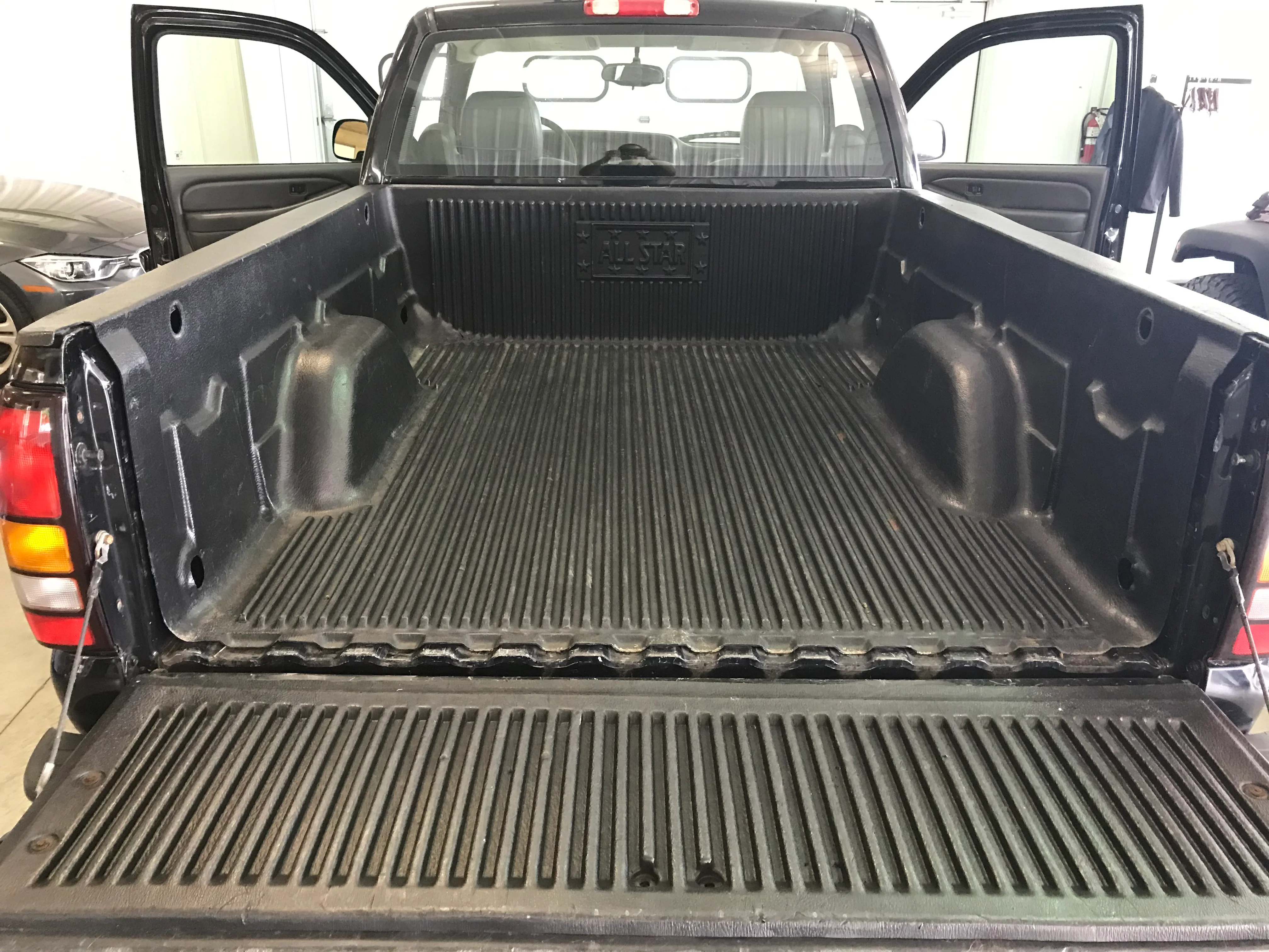 SOLD - 2006 GMC Sierra 1500 - Image 11
