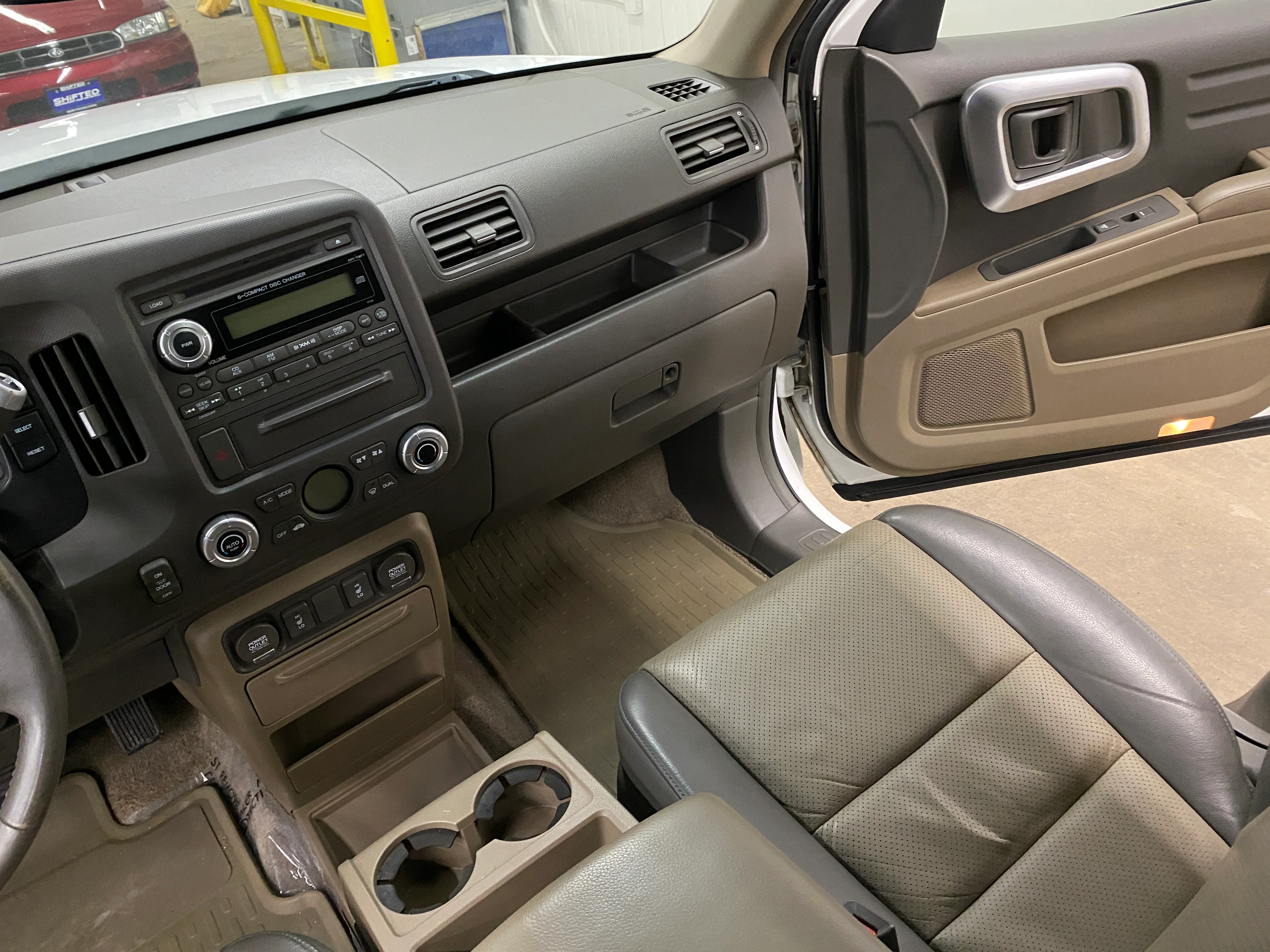 2006 Honda Ridgeline EX-L 4WD - Image 19