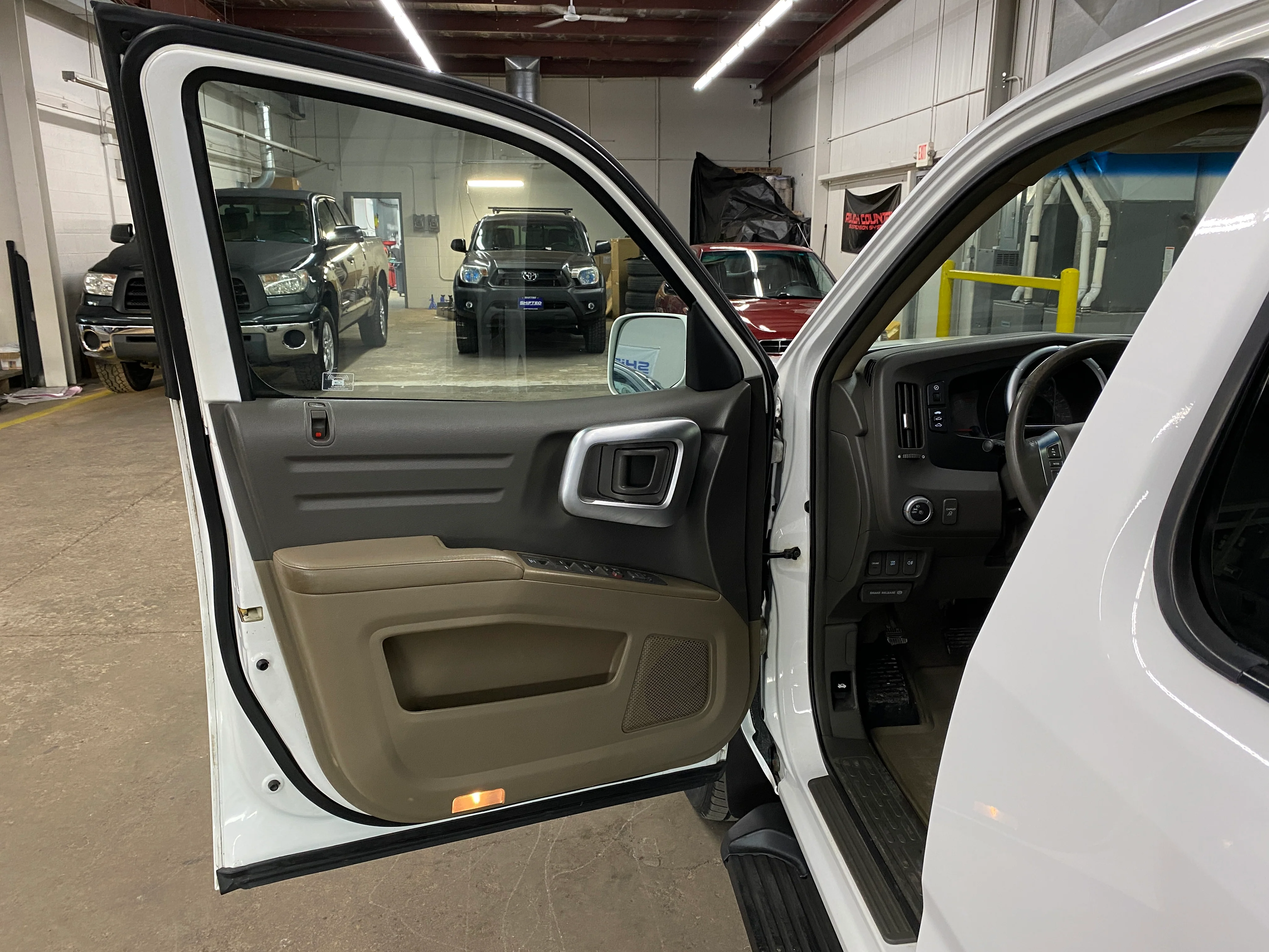 2006 Honda Ridgeline EX-L 4WD - Image 37
