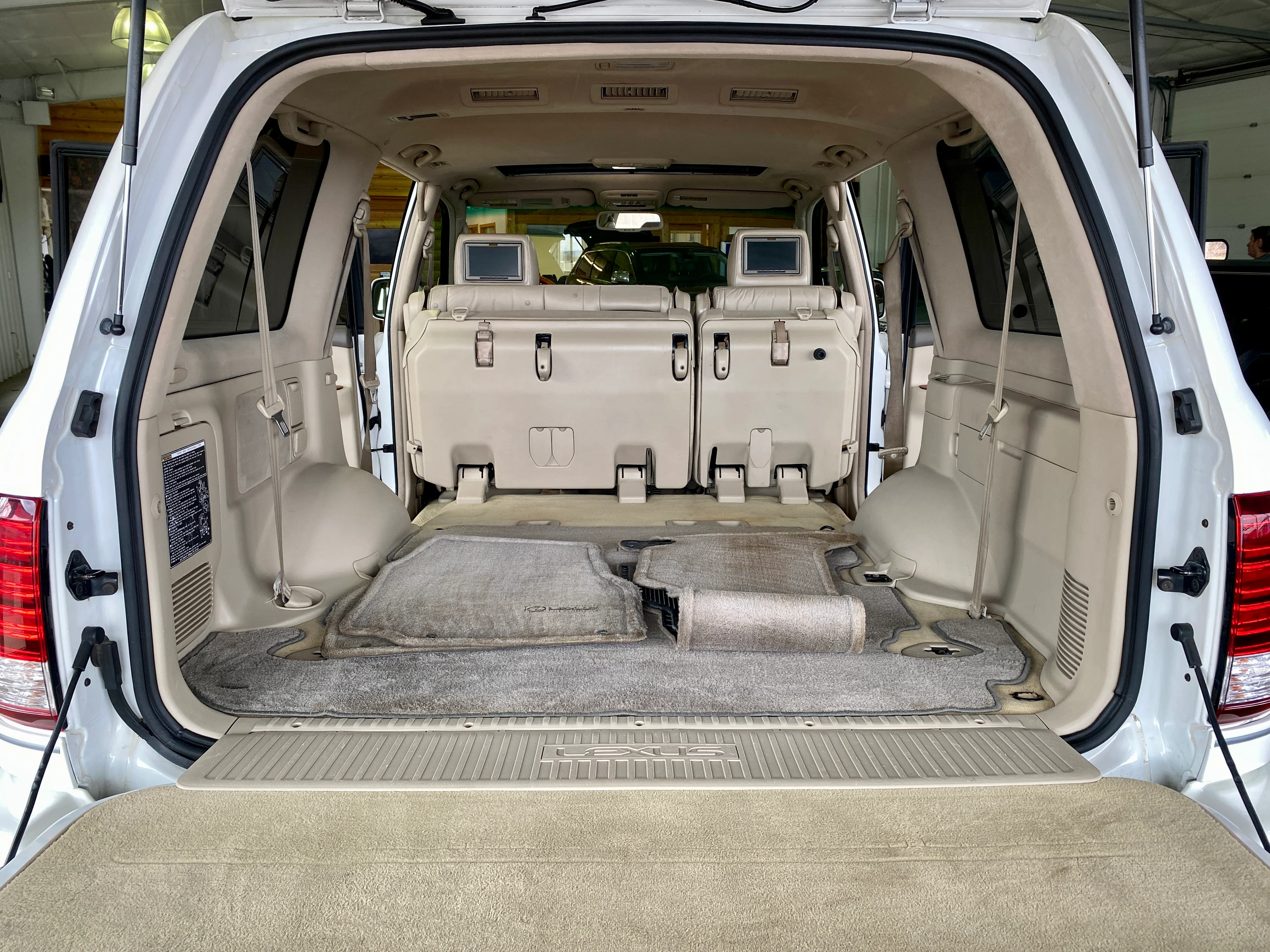SOLD - 2006 Lexus LX 470 - Image 14