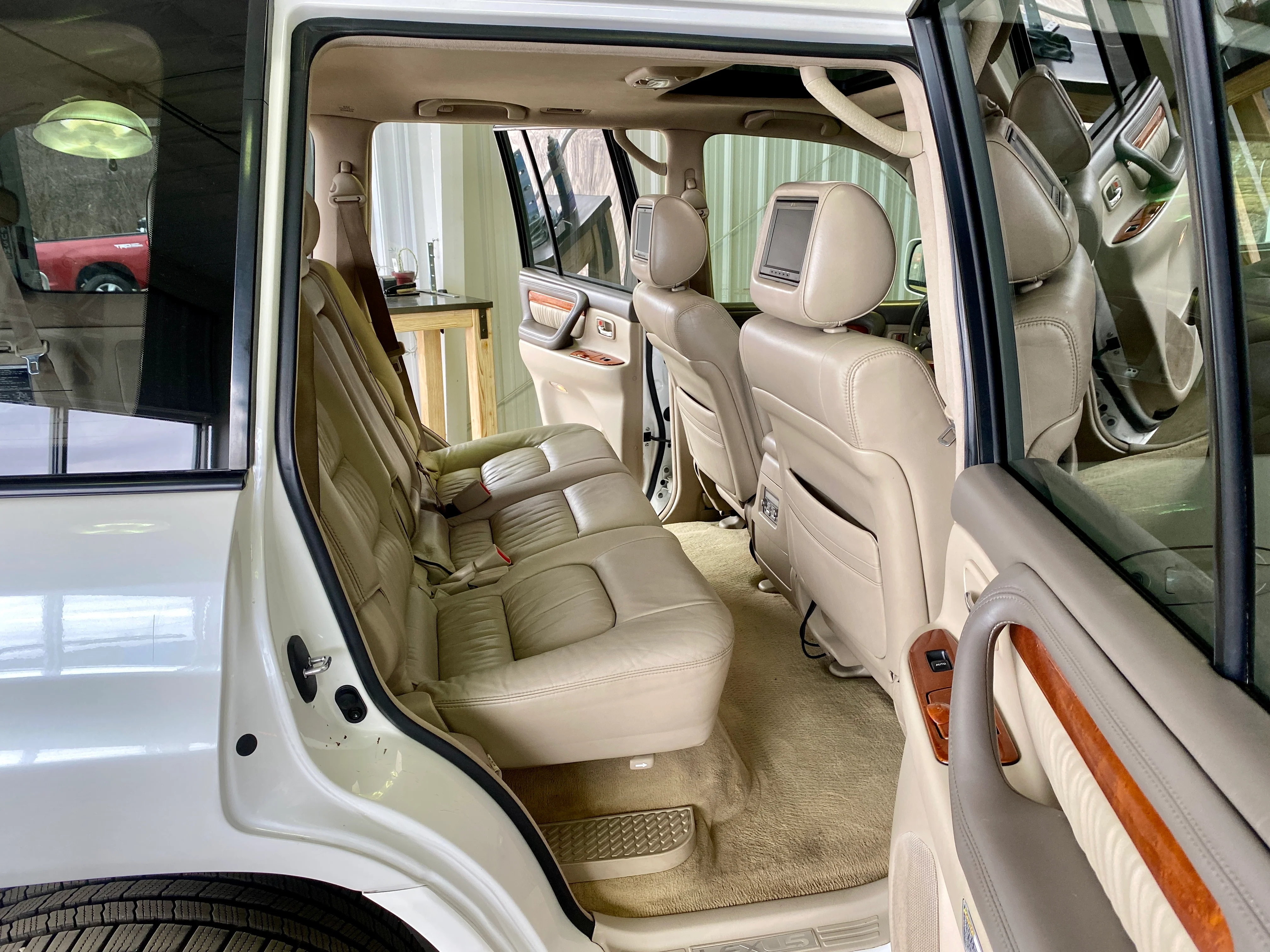 SOLD - 2006 Lexus LX 470 - Image 15