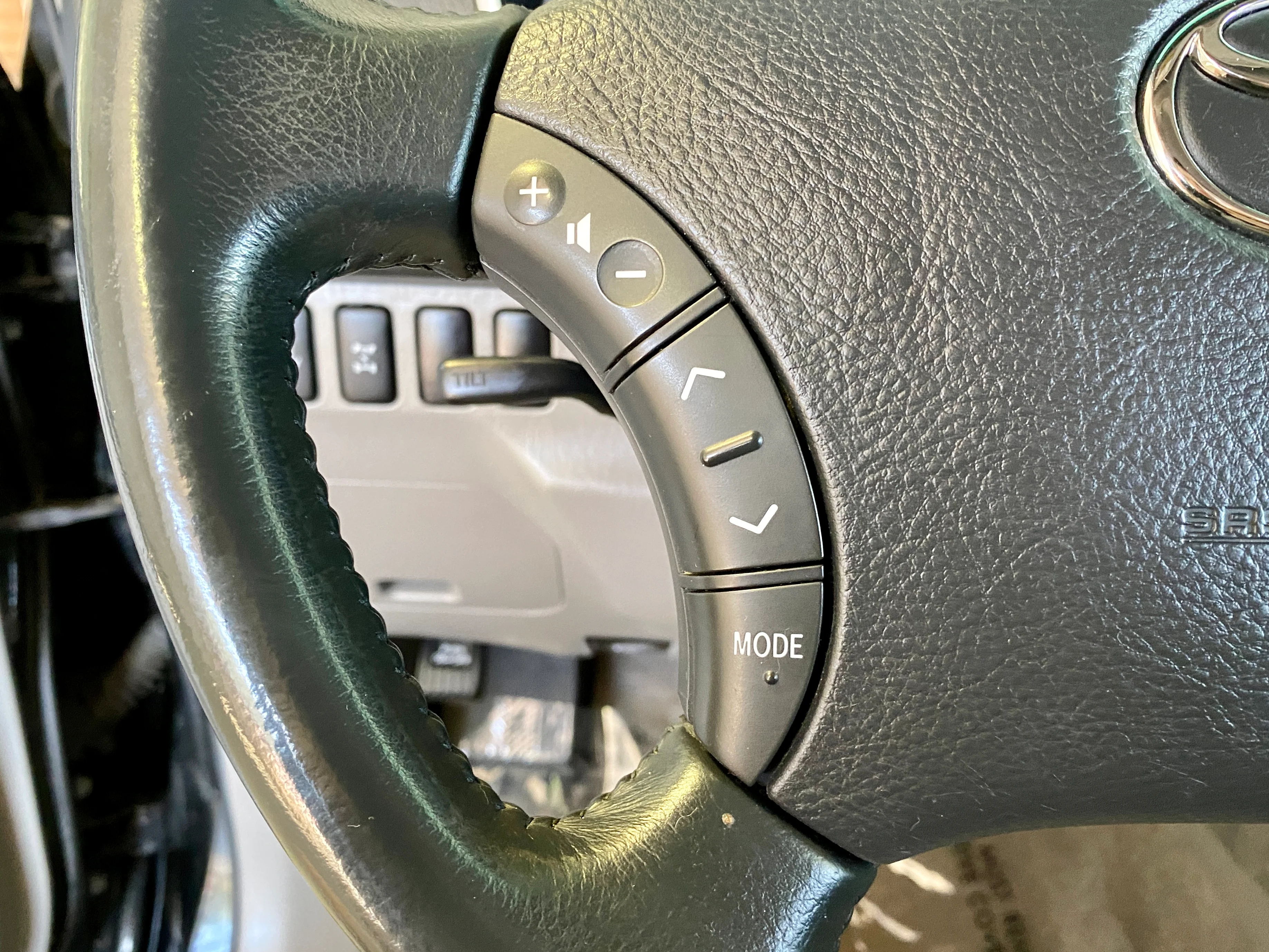 2006 Toyota 4Runner Limited 4WD V6 7 Passenger - Image 25