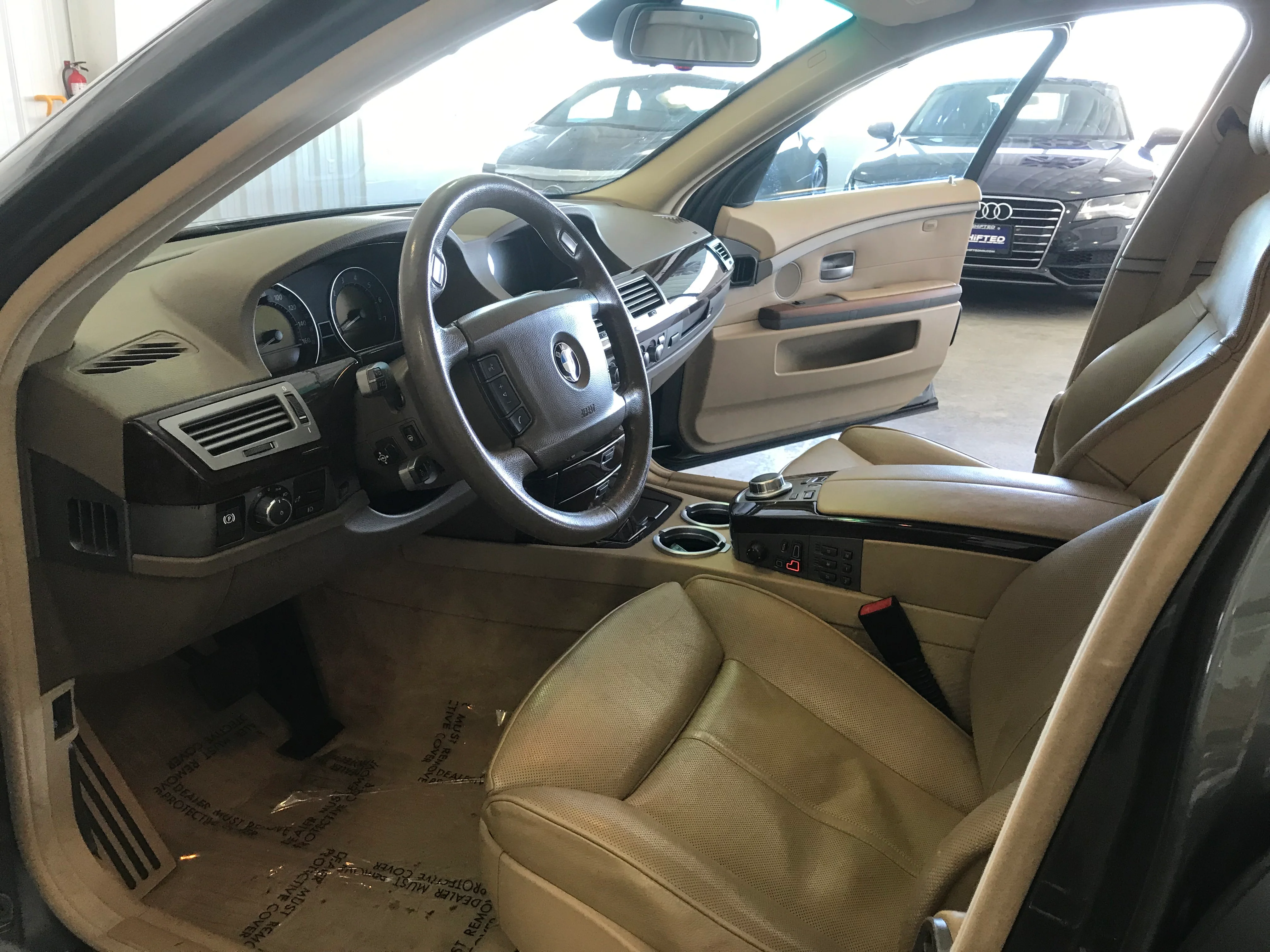 2007 BMW 750li - Image 10
