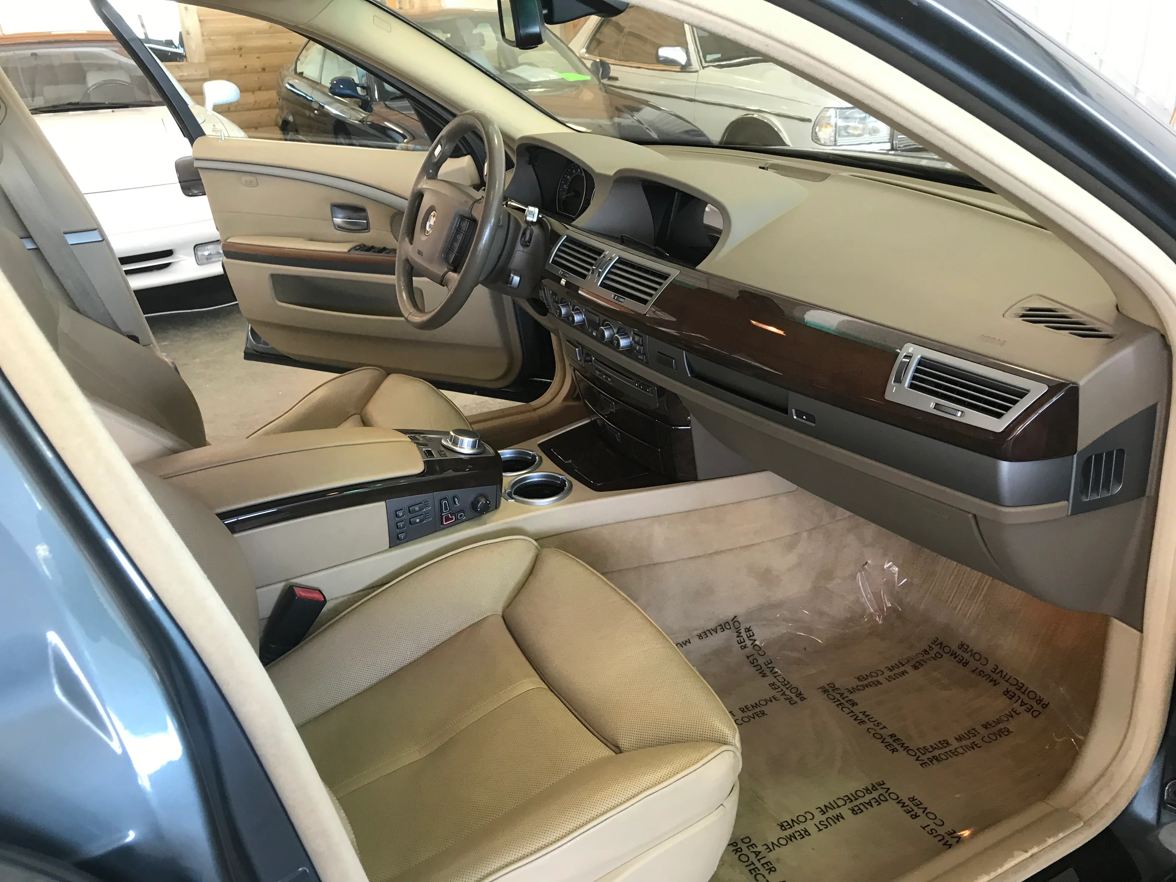 2007 BMW 750li - Image 11