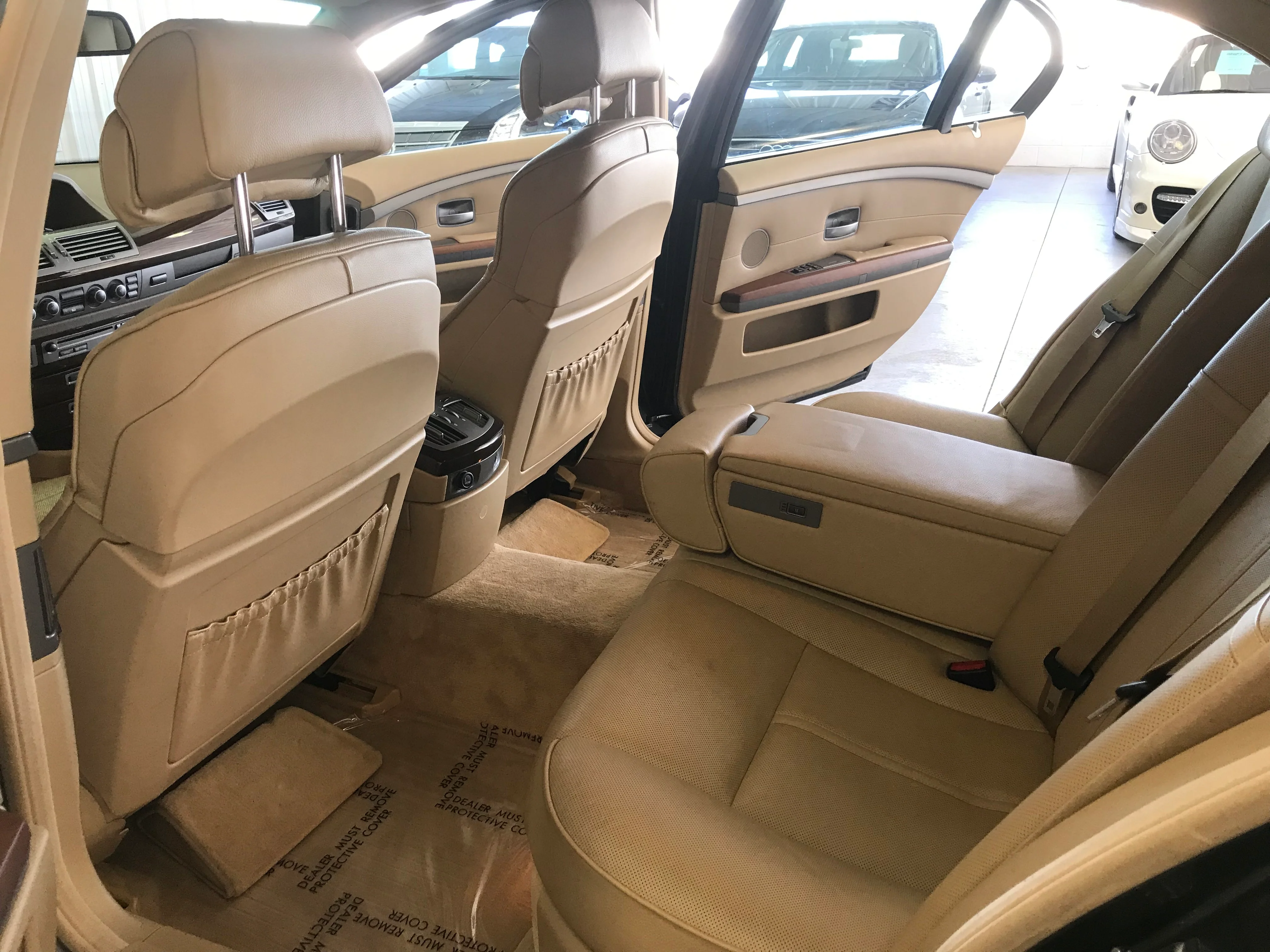 2007 BMW 750li - Image 13