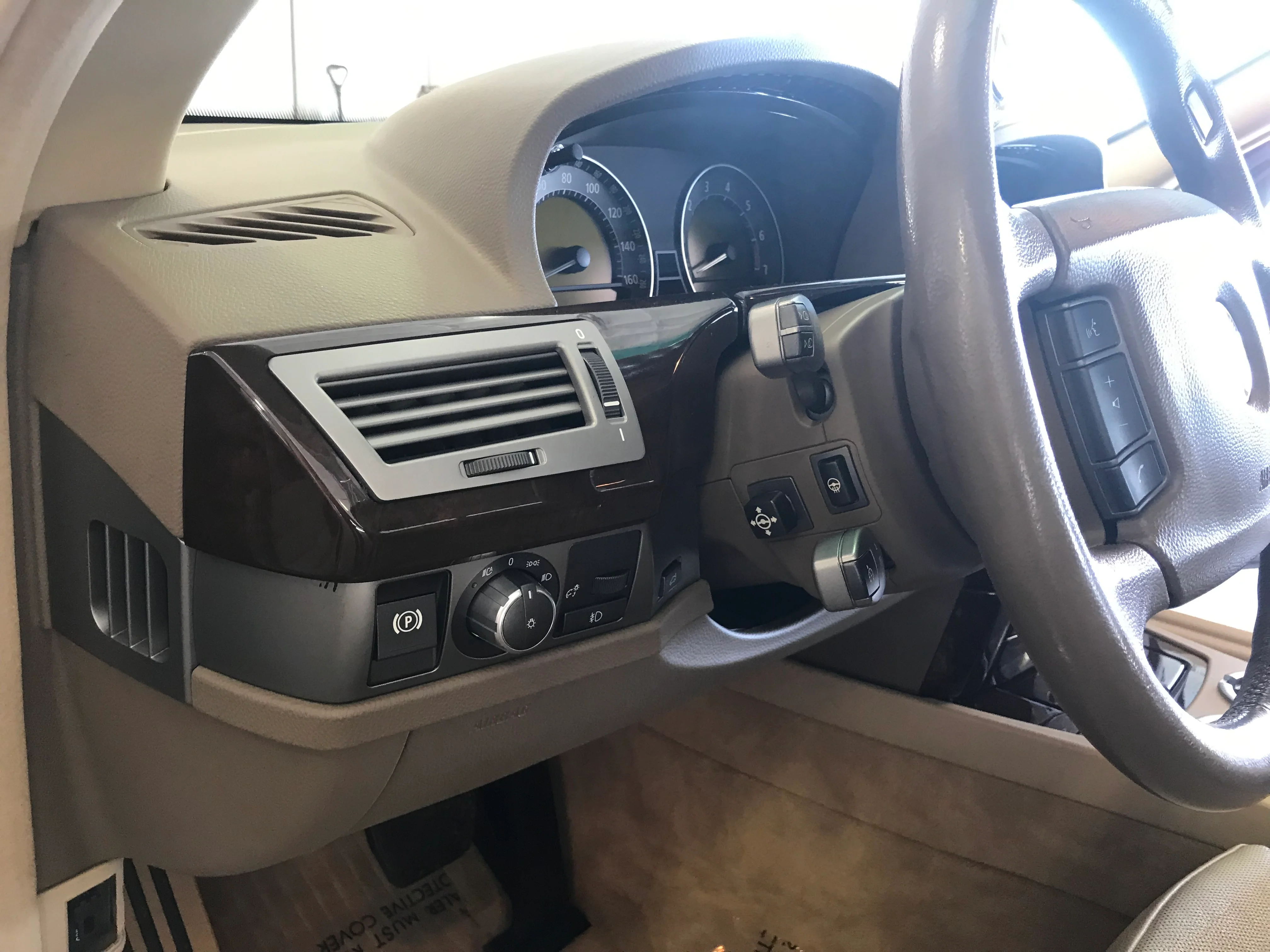 2007 BMW 750li - Image 16