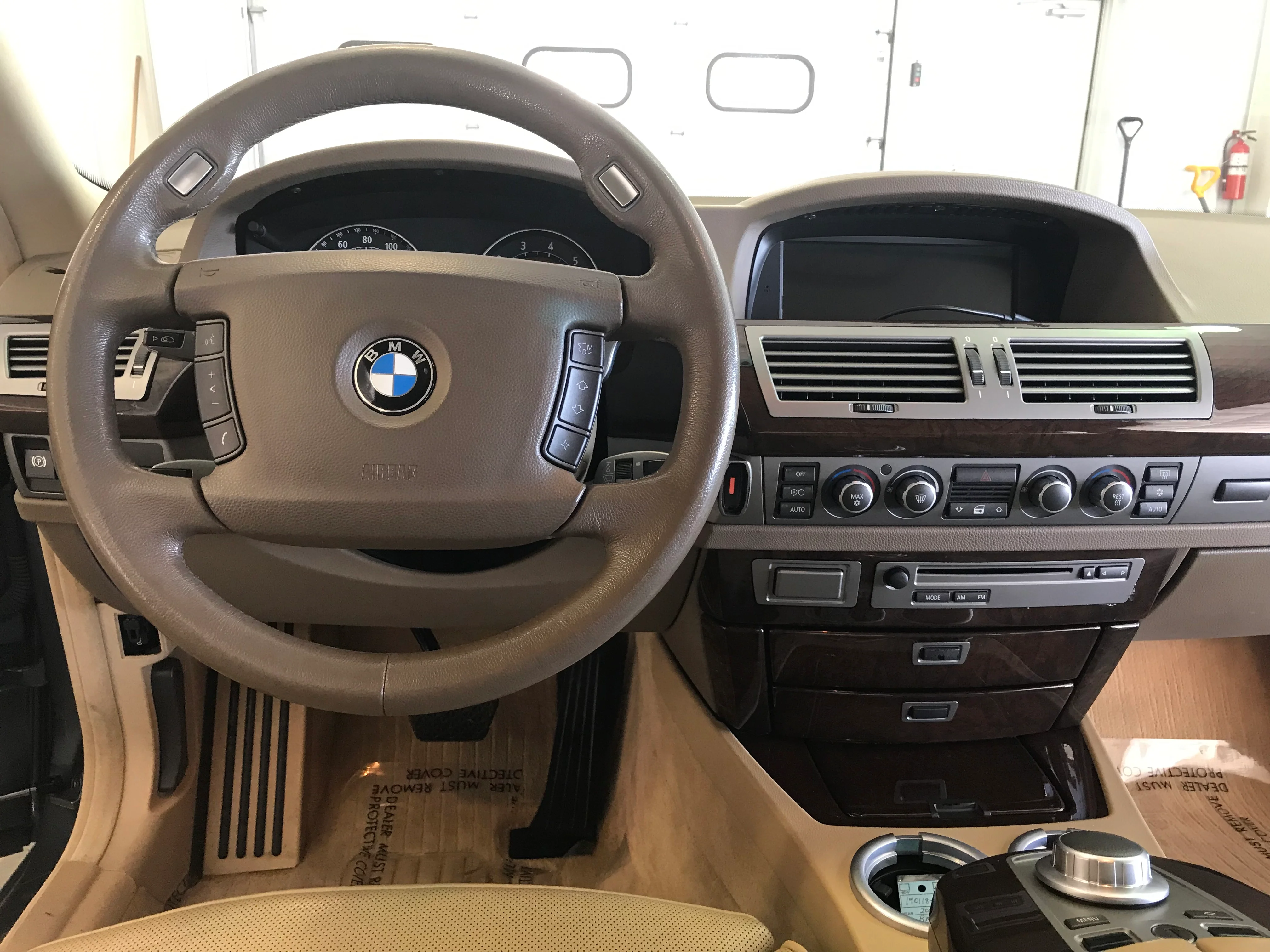 2007 BMW 750li - Image 17