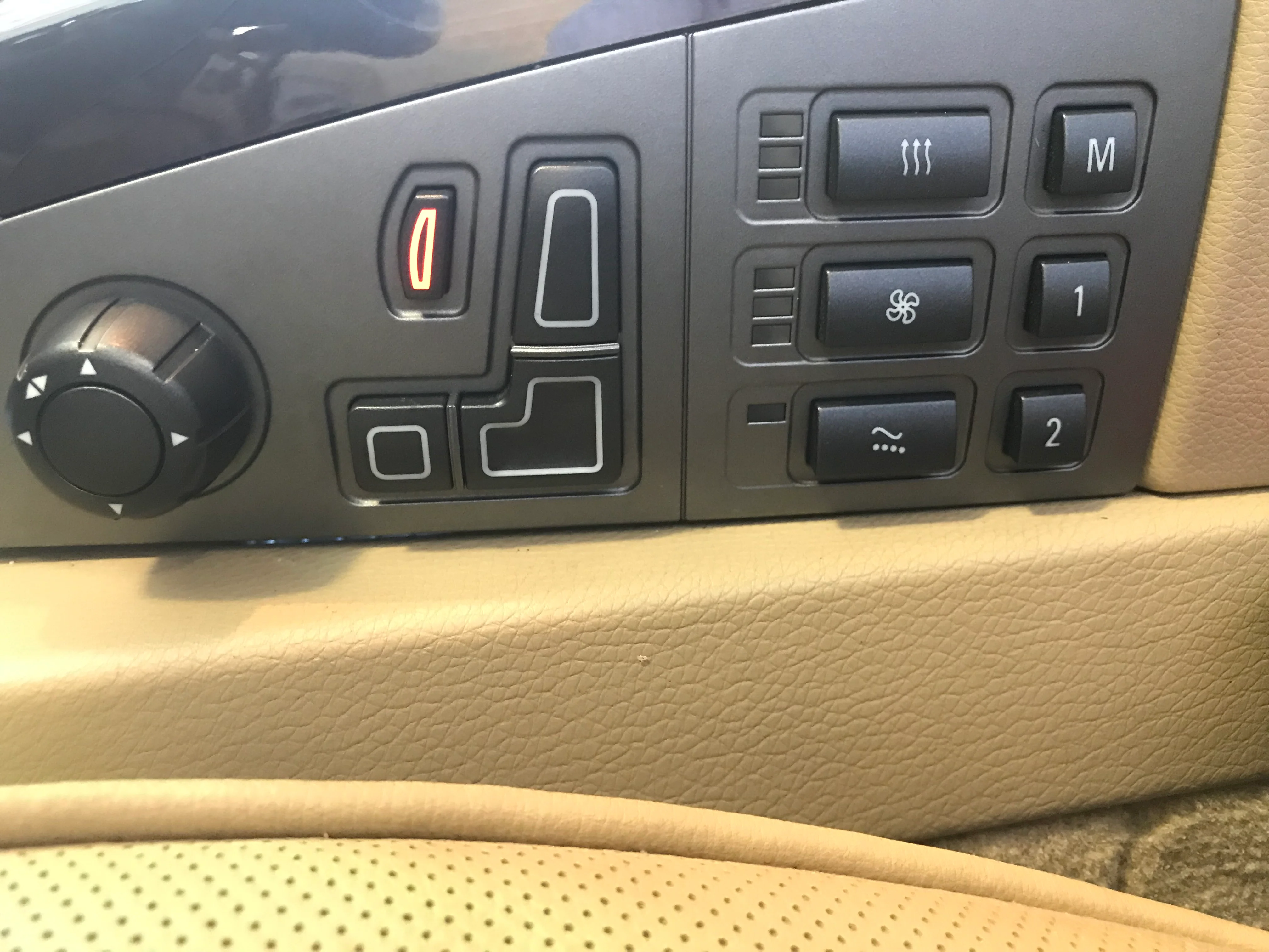 2007 BMW 750li - Image 18
