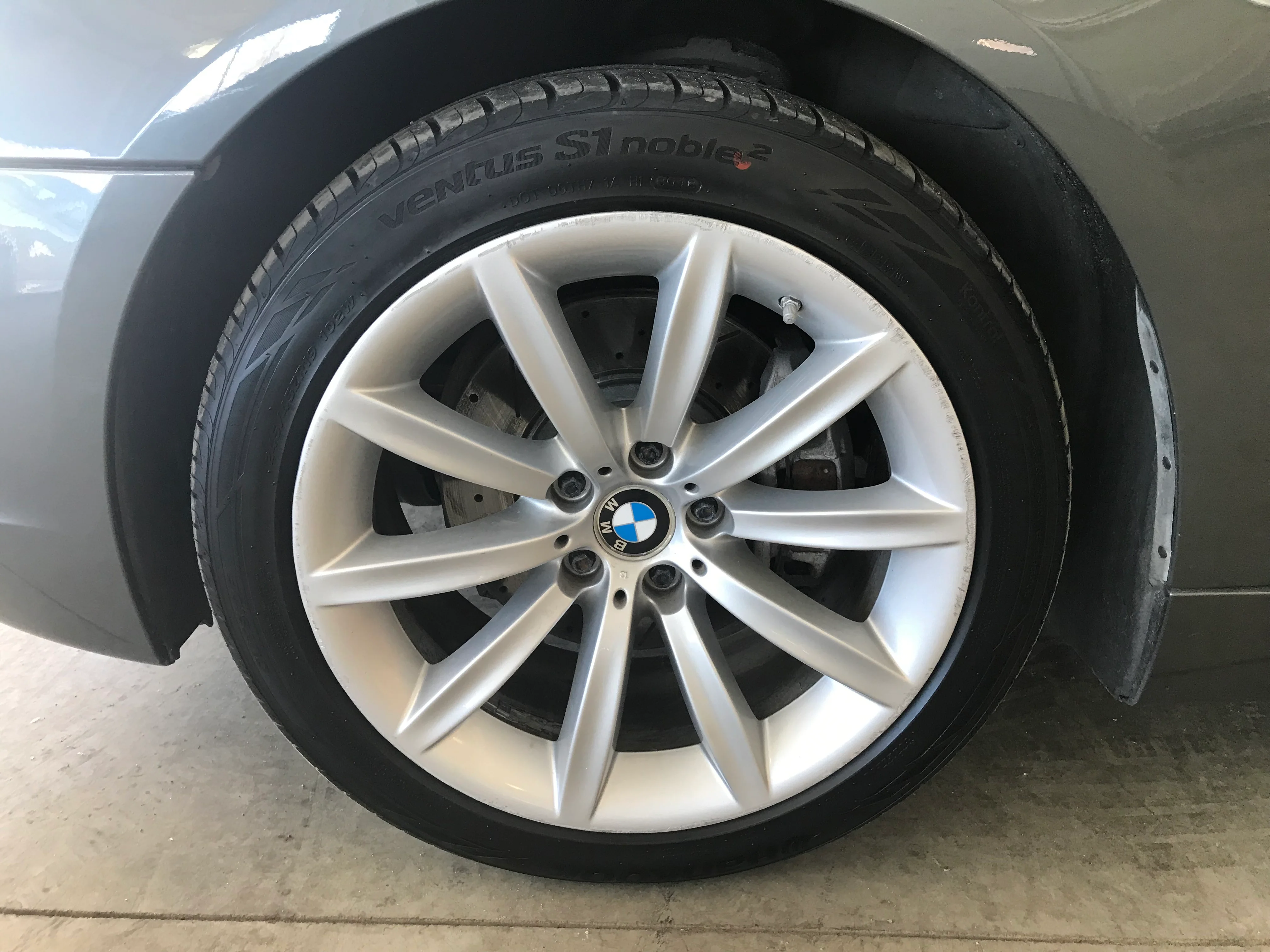 2007 BMW 750li - Image 9