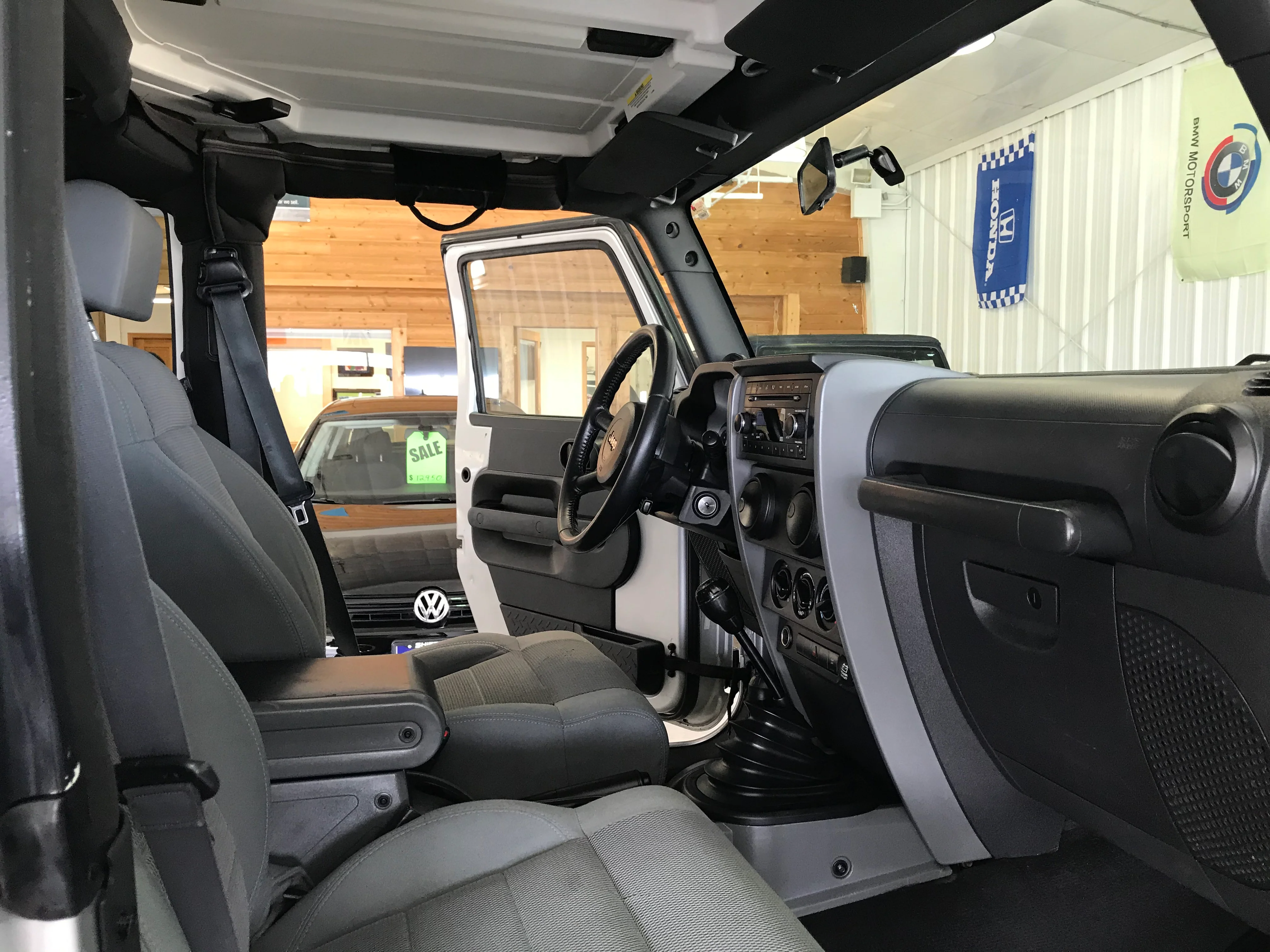 2007 Jeep Wrangler Sahara - Image 10