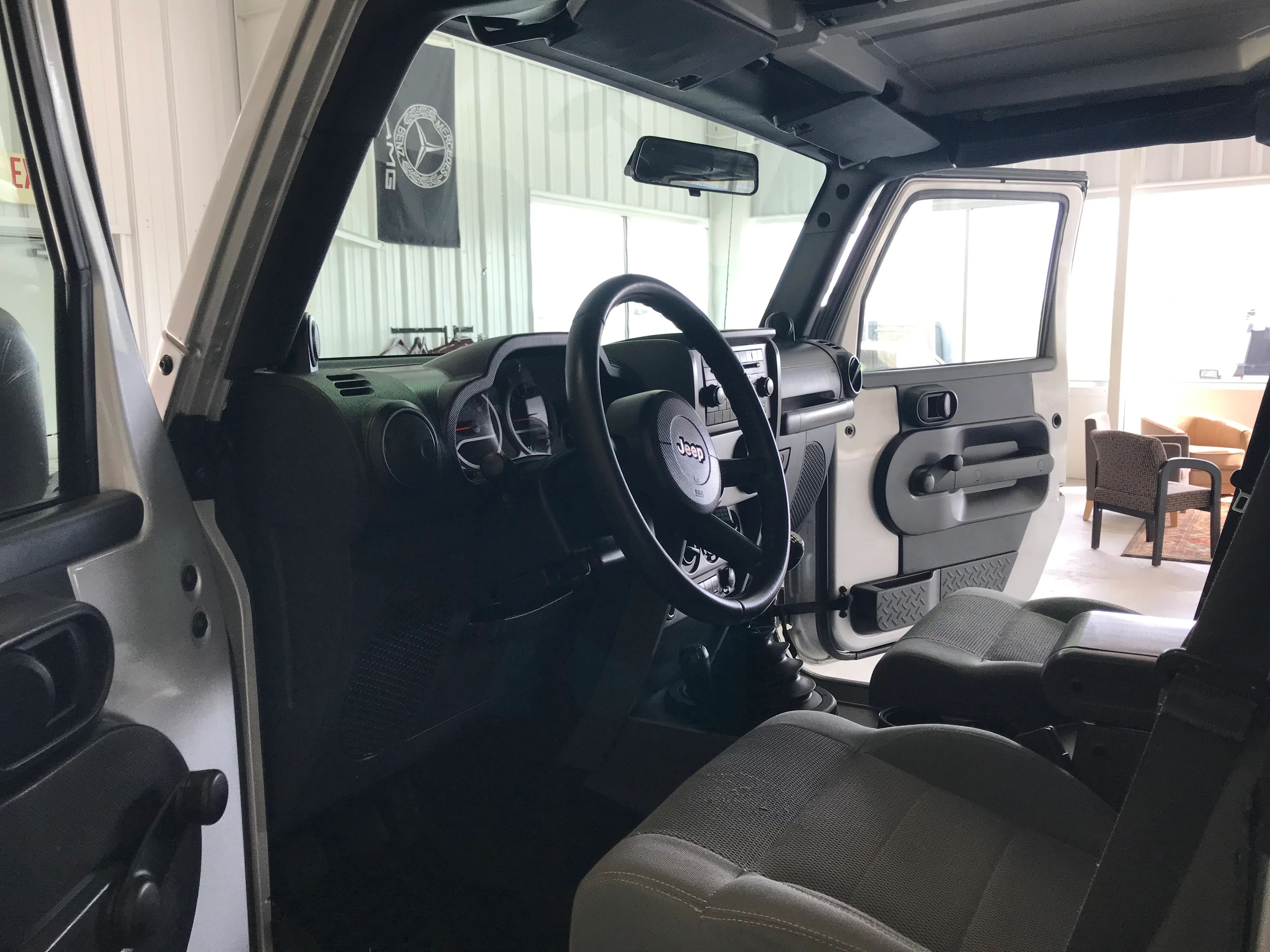 2007 Jeep Wrangler Sahara - Image 8