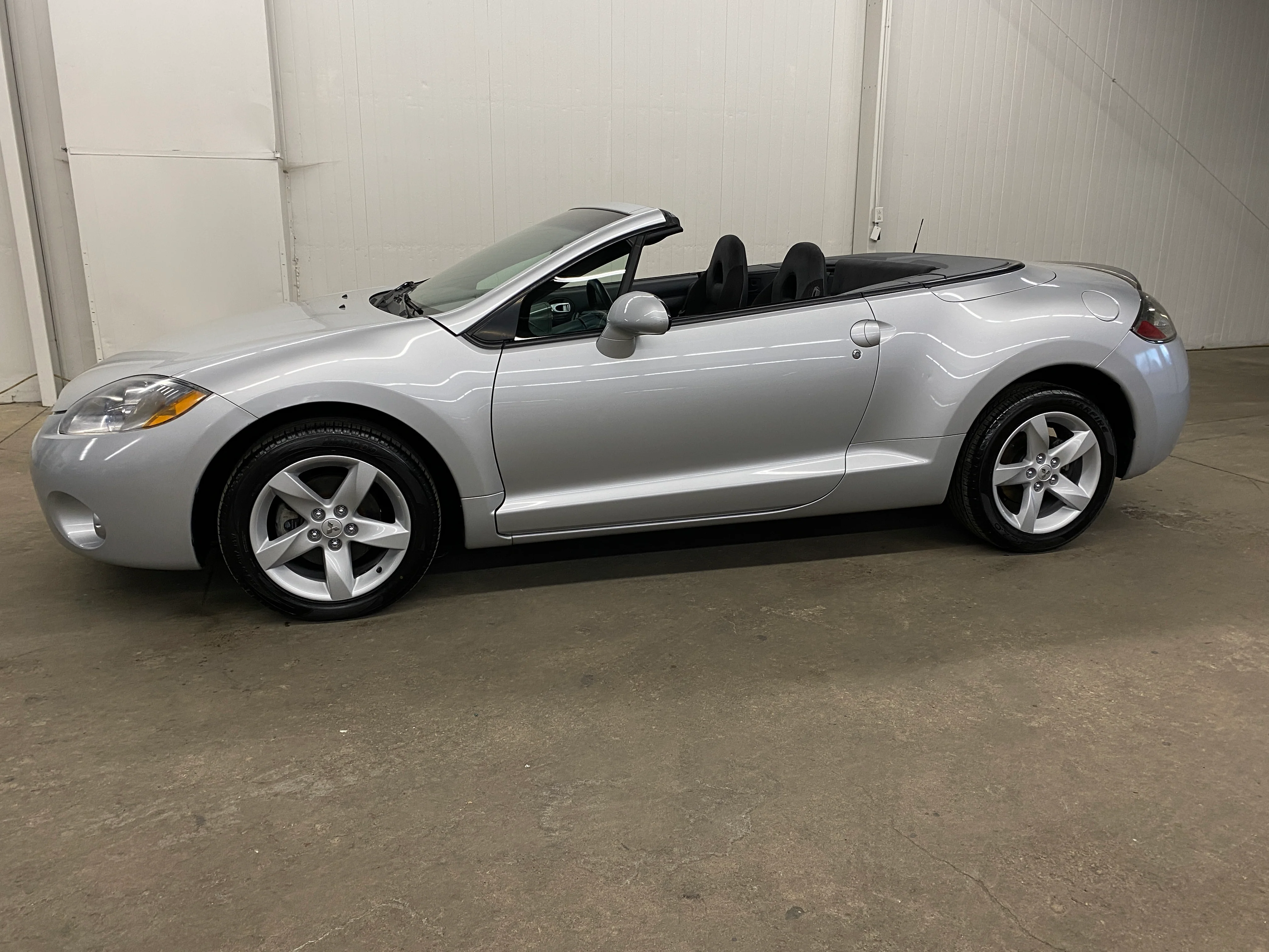 2007 Mitsubishi Eclipse Spyder GT Manual - Image 9