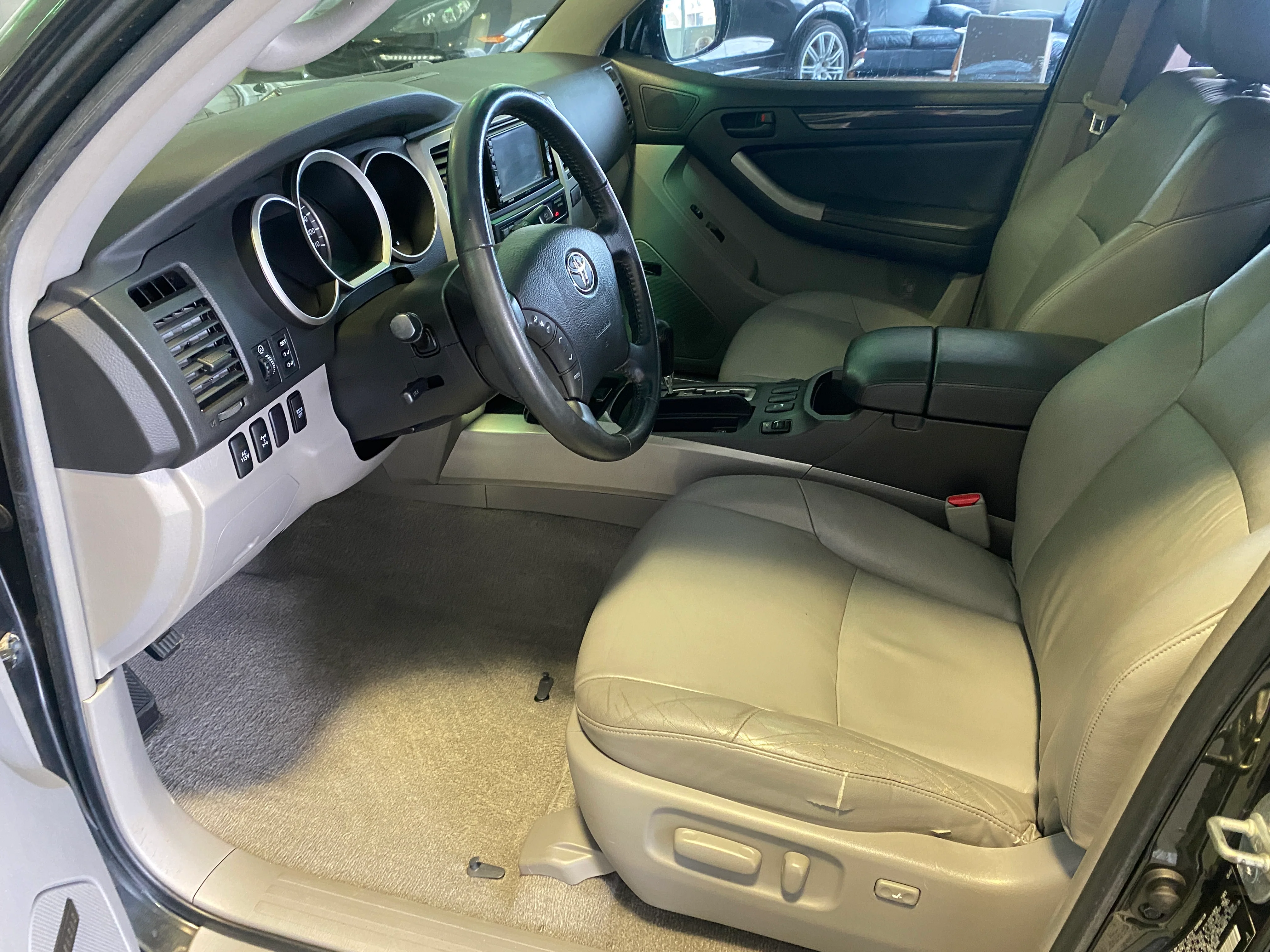 2007 Toyota 4Runner Limited 4WD - Image 10