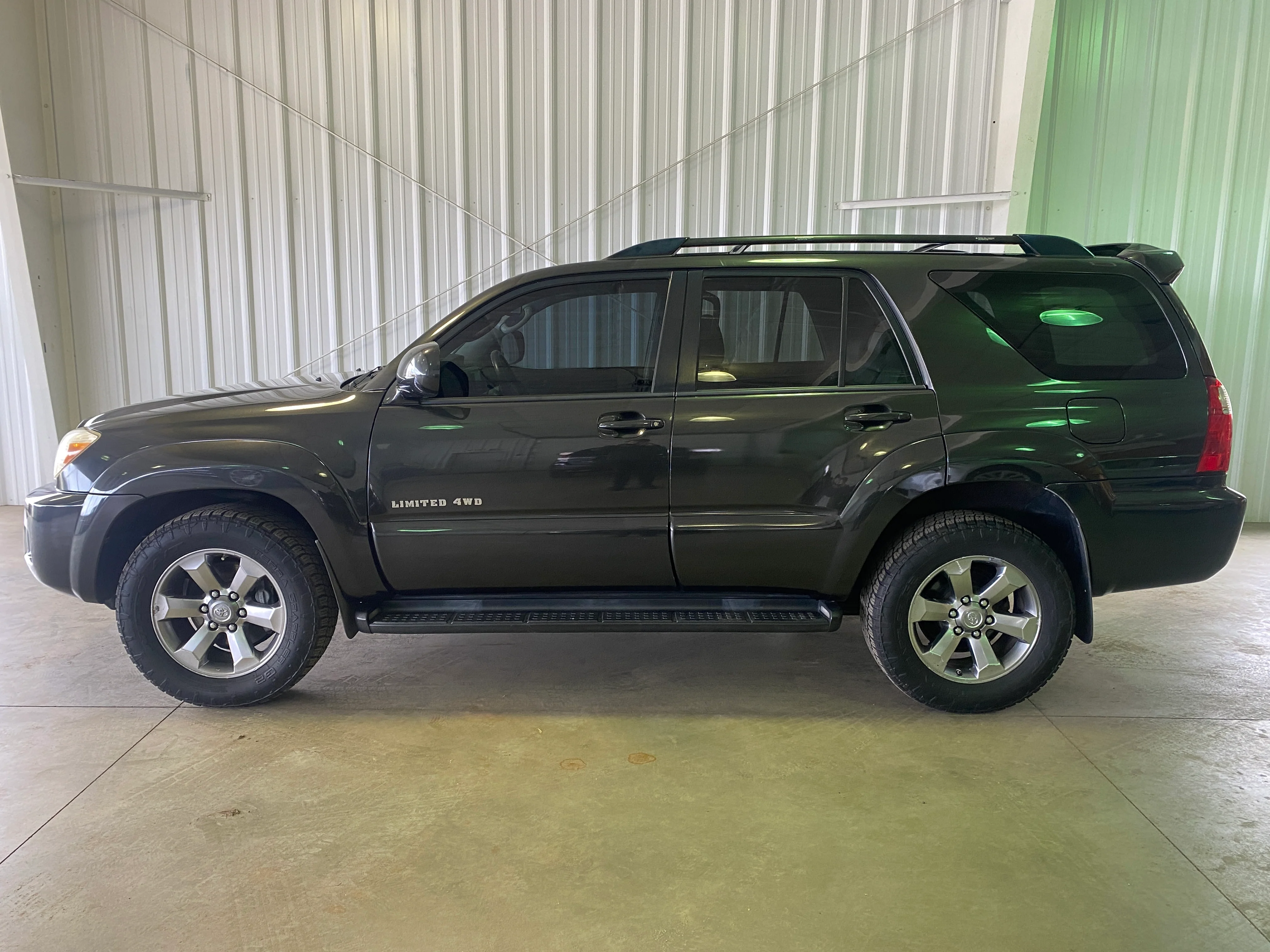 2007 Toyota 4Runner Limited 4WD - Image 2