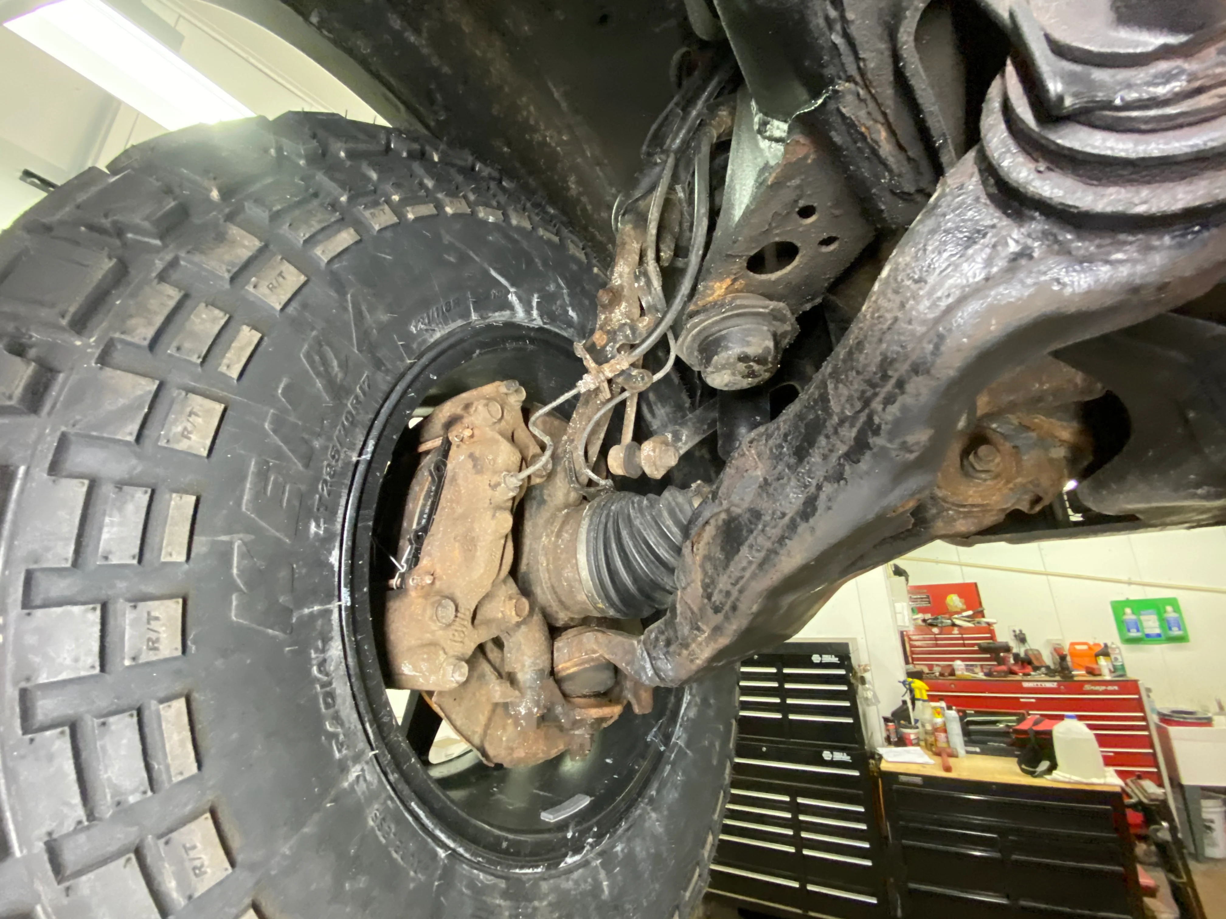 2007 Toyota 4Runner SR5 V6 Undercarriage Photos - Image 10