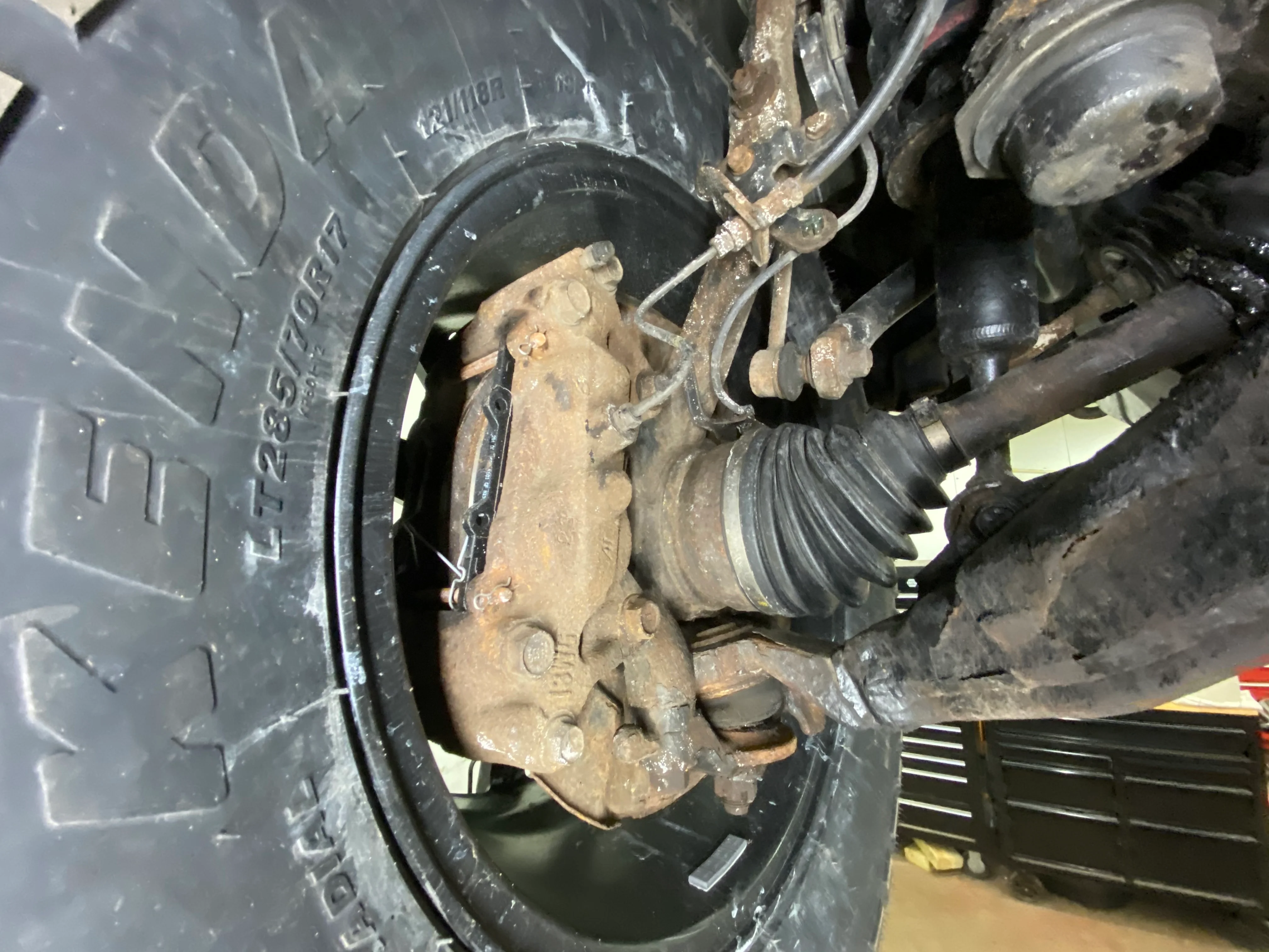 2007 Toyota 4Runner SR5 V6 Undercarriage Photos - Image 11