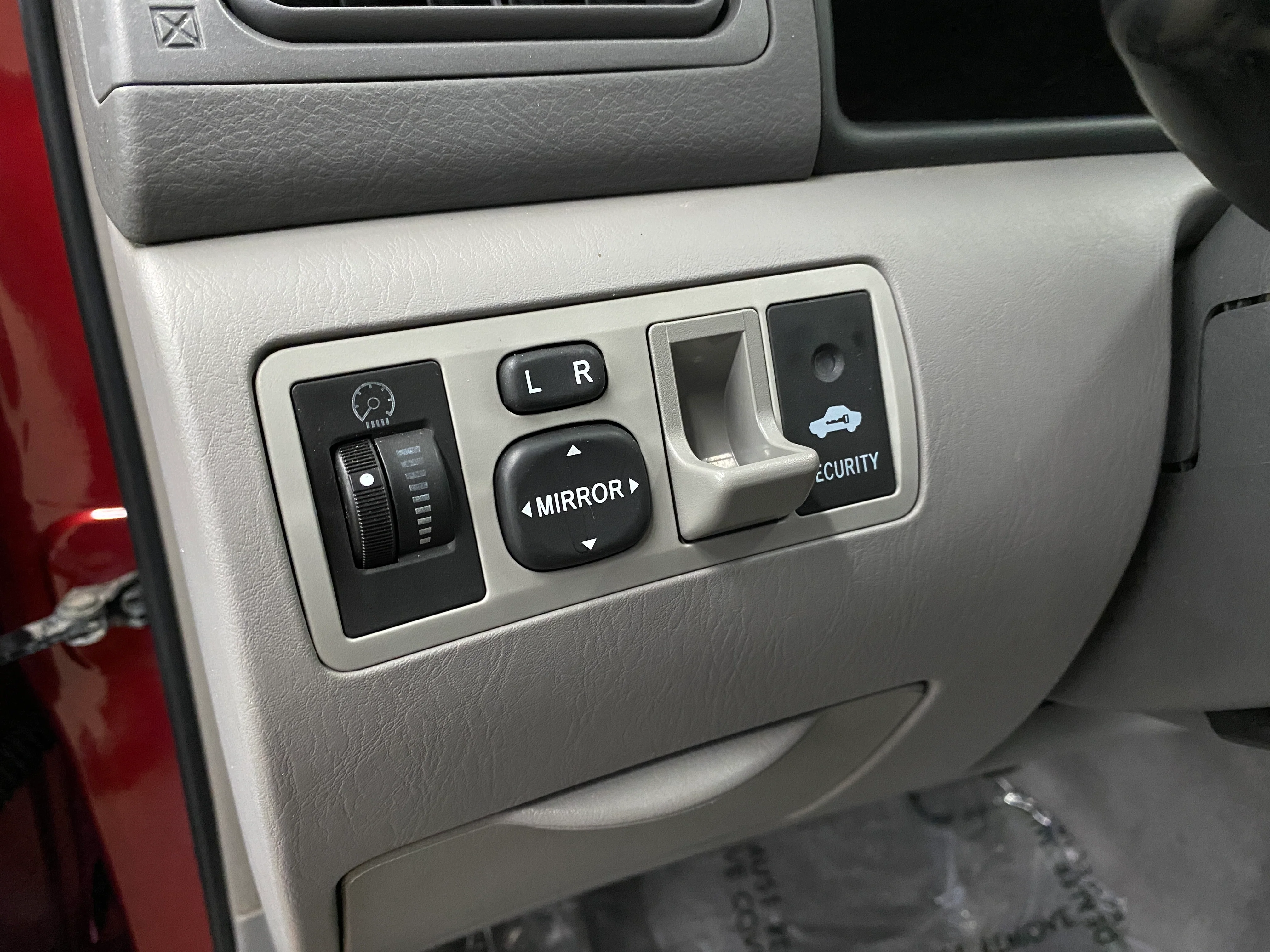 2007 Toyota Corolla LE - Image 12