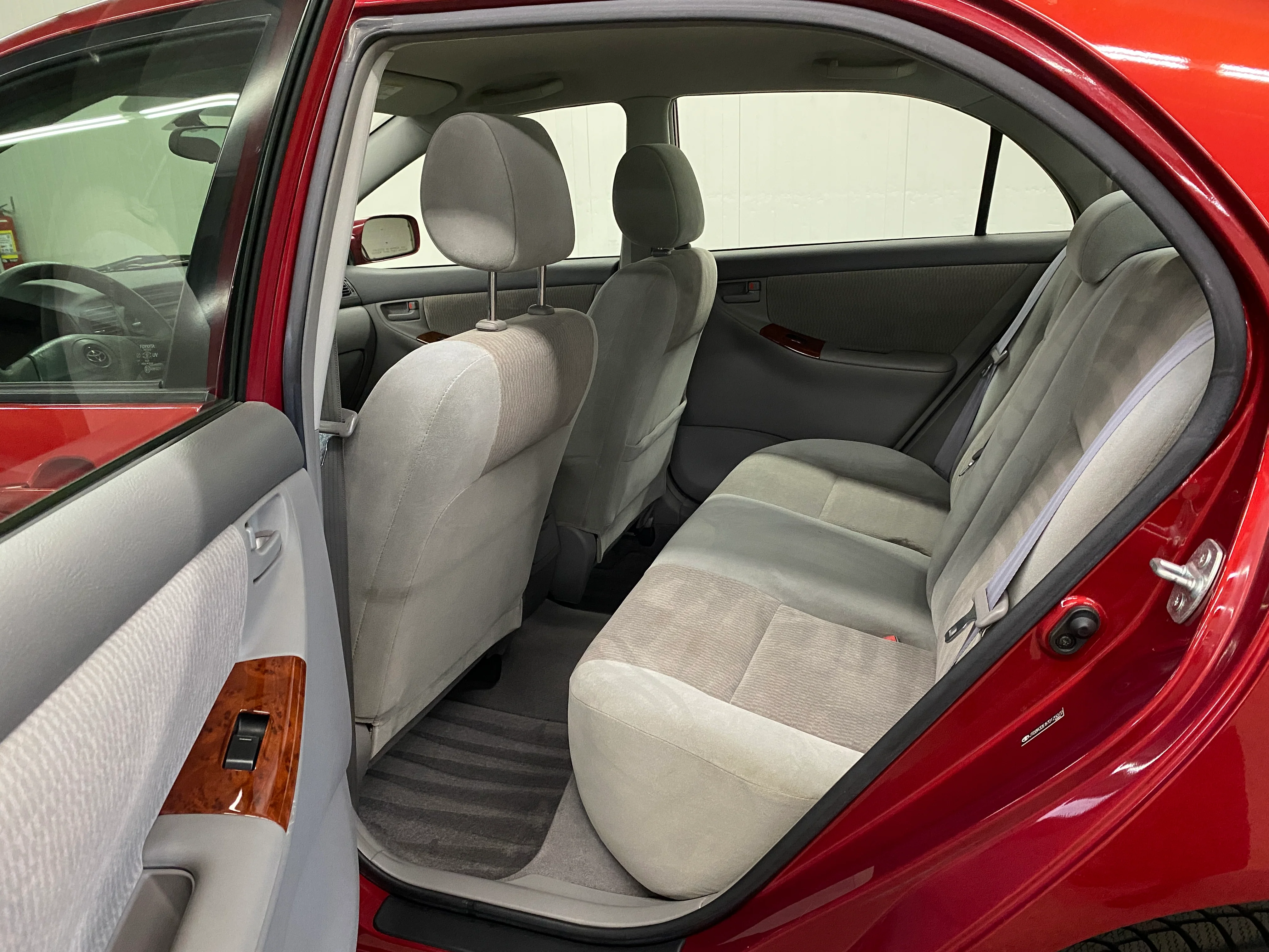 2007 Toyota Corolla LE - Image 13